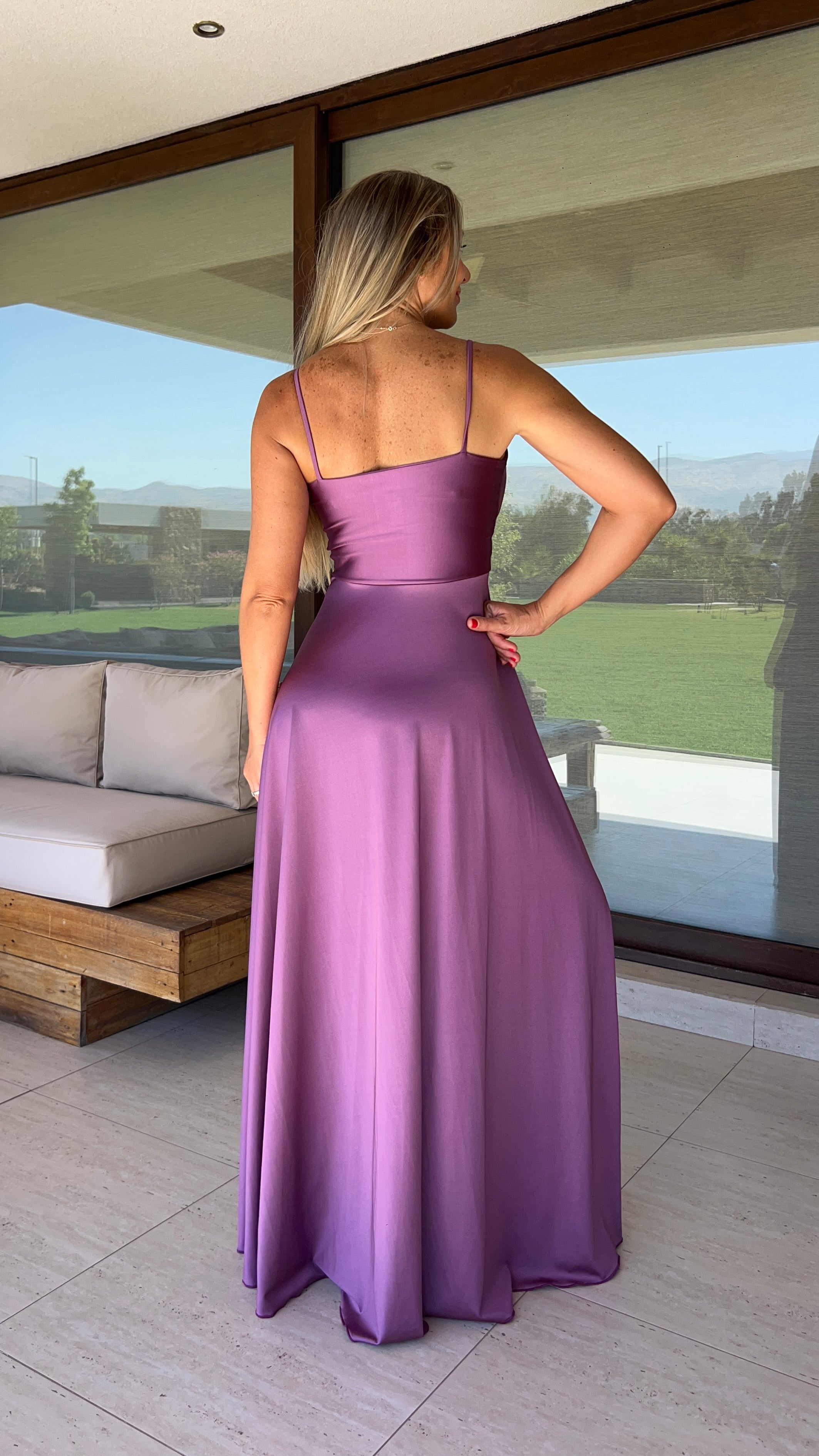 Vestido Mía Dupont Malva| vestido de fiesta mujer tajo en pierna y tirantes Lila Malva| amoramar.cl 2