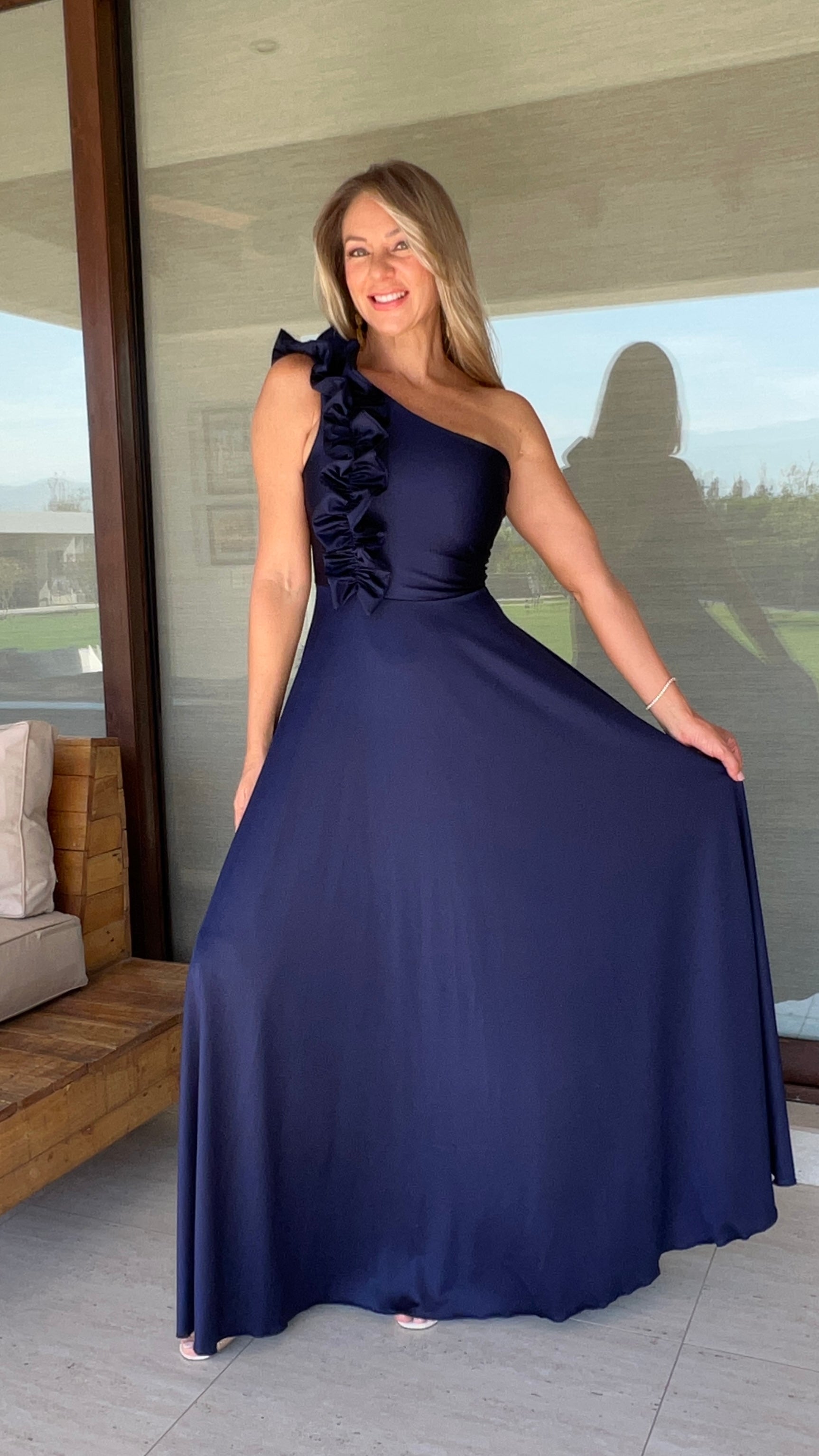 Vestido Camila Azul Marino| Vestido fiesta largo mujer asimétrico azul oscuro |Amoramar.cl 4