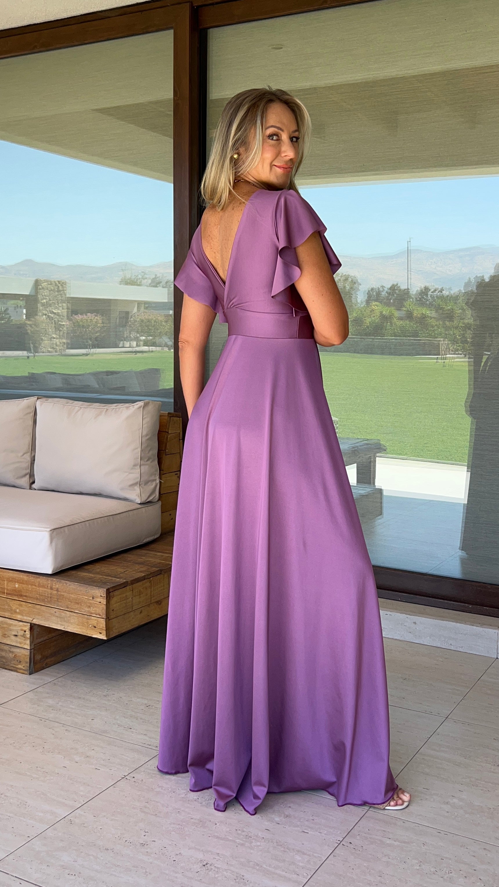 Vestido Lorenza Malva| vestido mujer fiesta tajo en pierna con mangas Lila | Amoramar.cl 3
