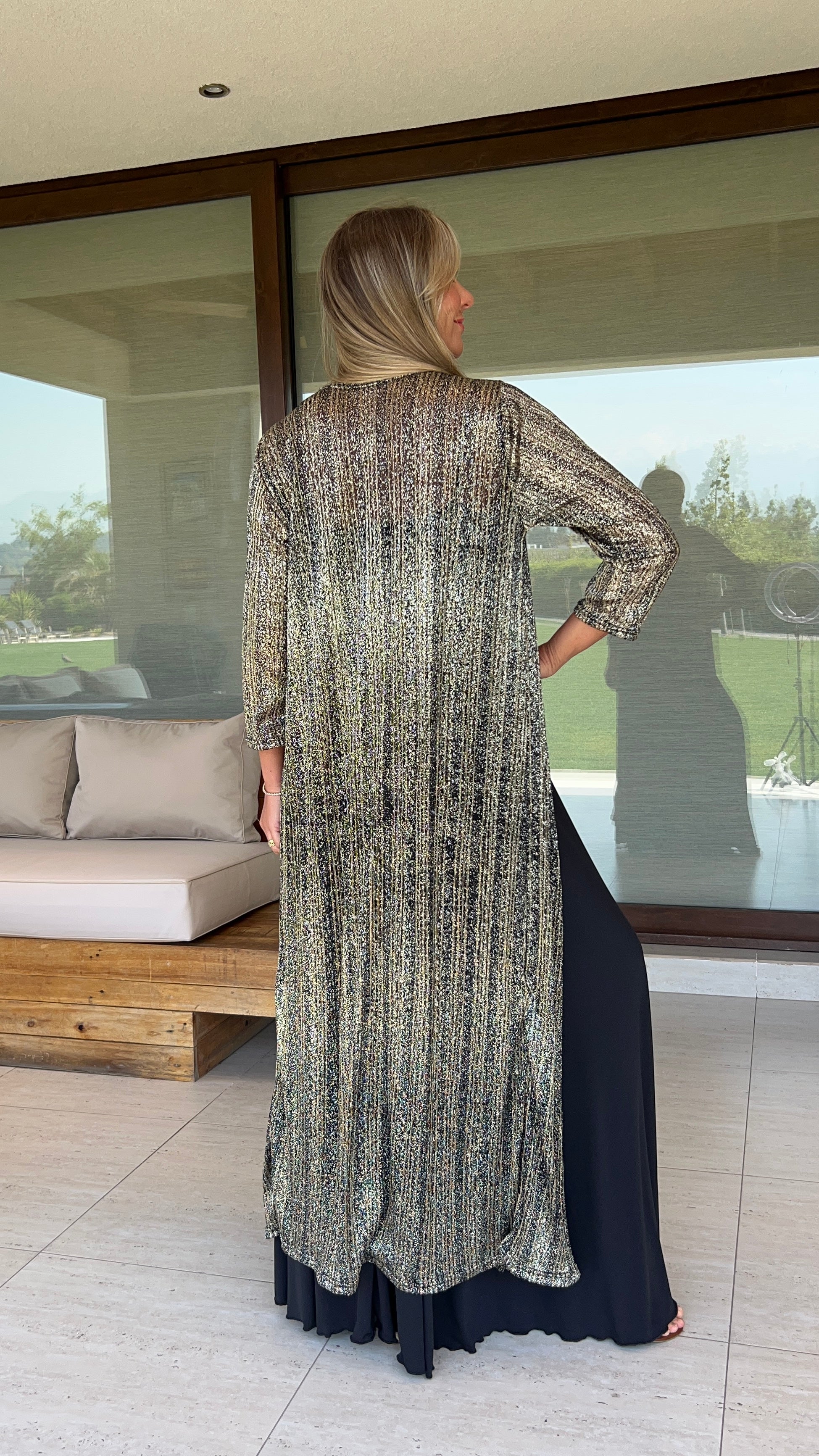 Tapado plisado vetas doradas| kimono fiesta dorado | Amoramar.cl 1