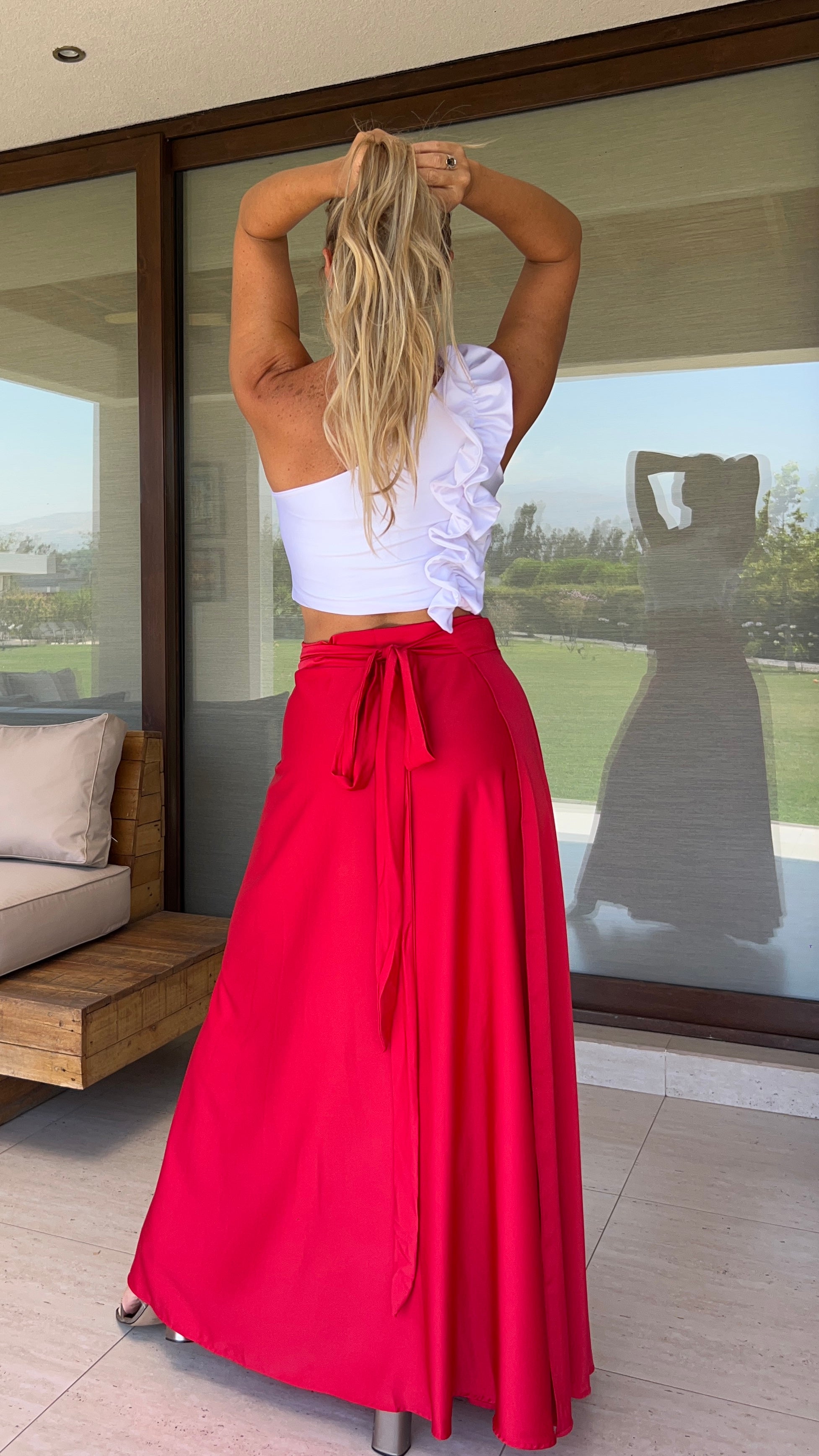 Falda envolvente piel de seda roja| falda fiesta mujer tipo pareo color rojo| amoramar.cl 6