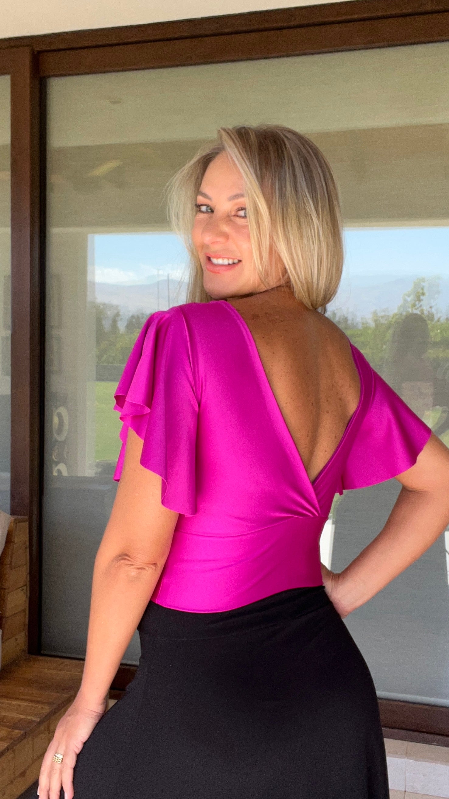 Crop Top Elisa magenta| Top corto mujer fucsia manga vuelos| amoramar.cl 1