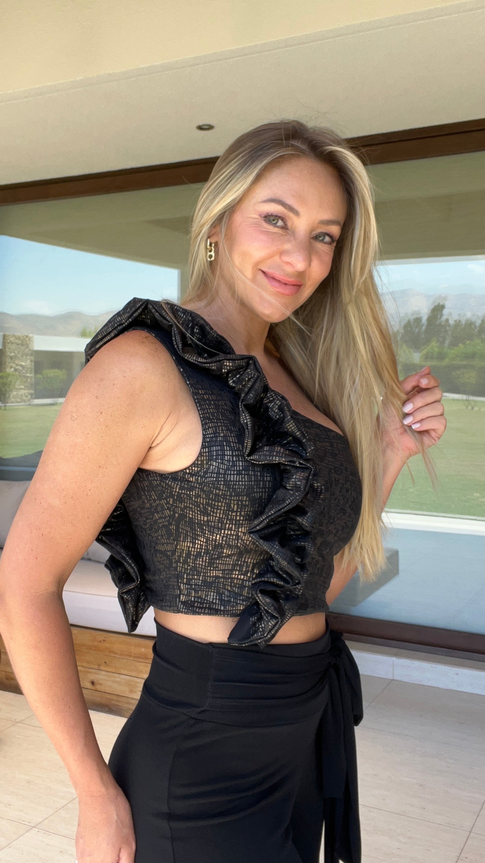 Crop Top Catherine asimétrico con vuelos Print Dorado Gris| top corto fiesta print |Amoramar.cl