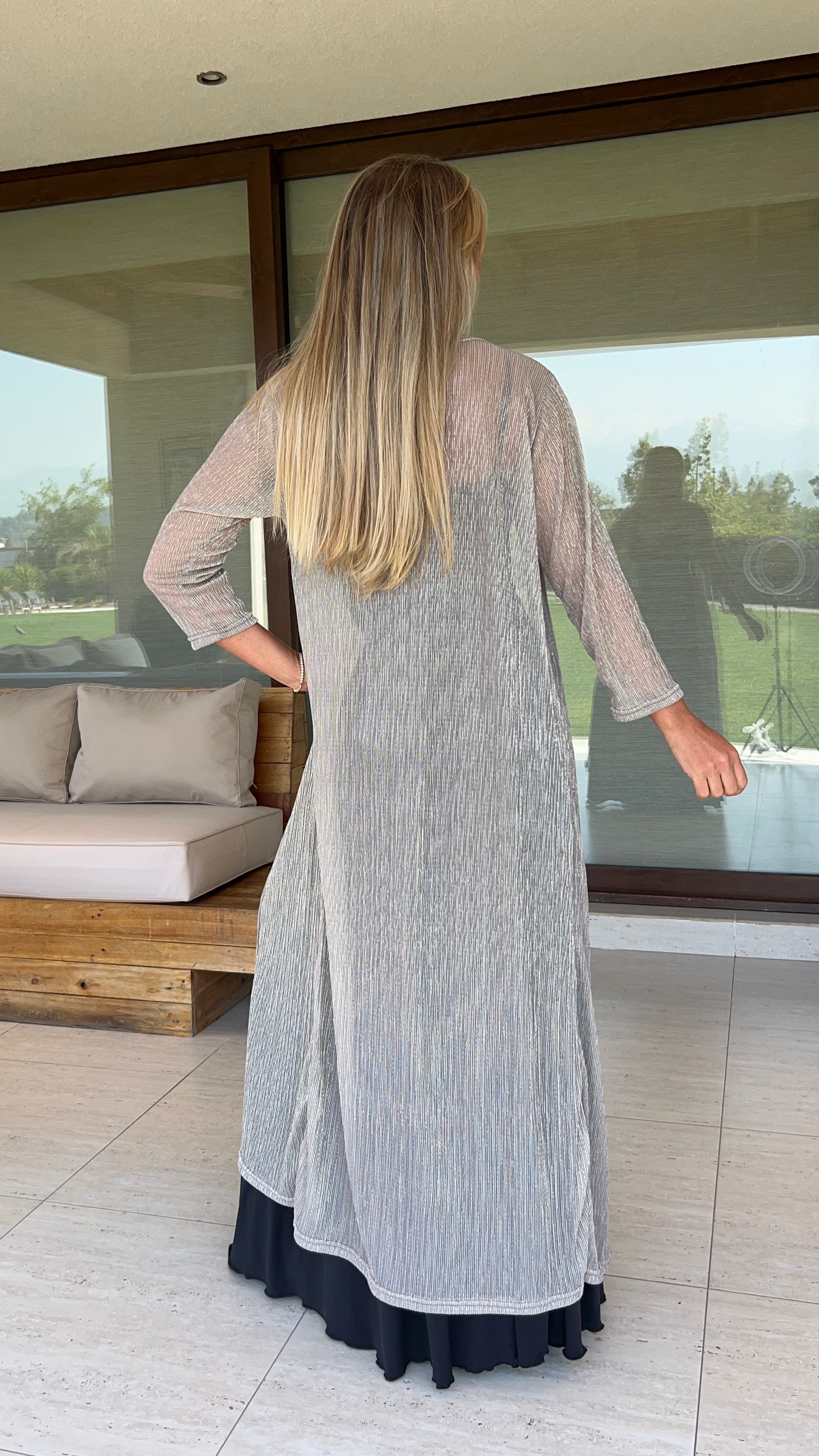 Tapado plisado marfil| kimono fiesta plata | Amoramar.cl 4
