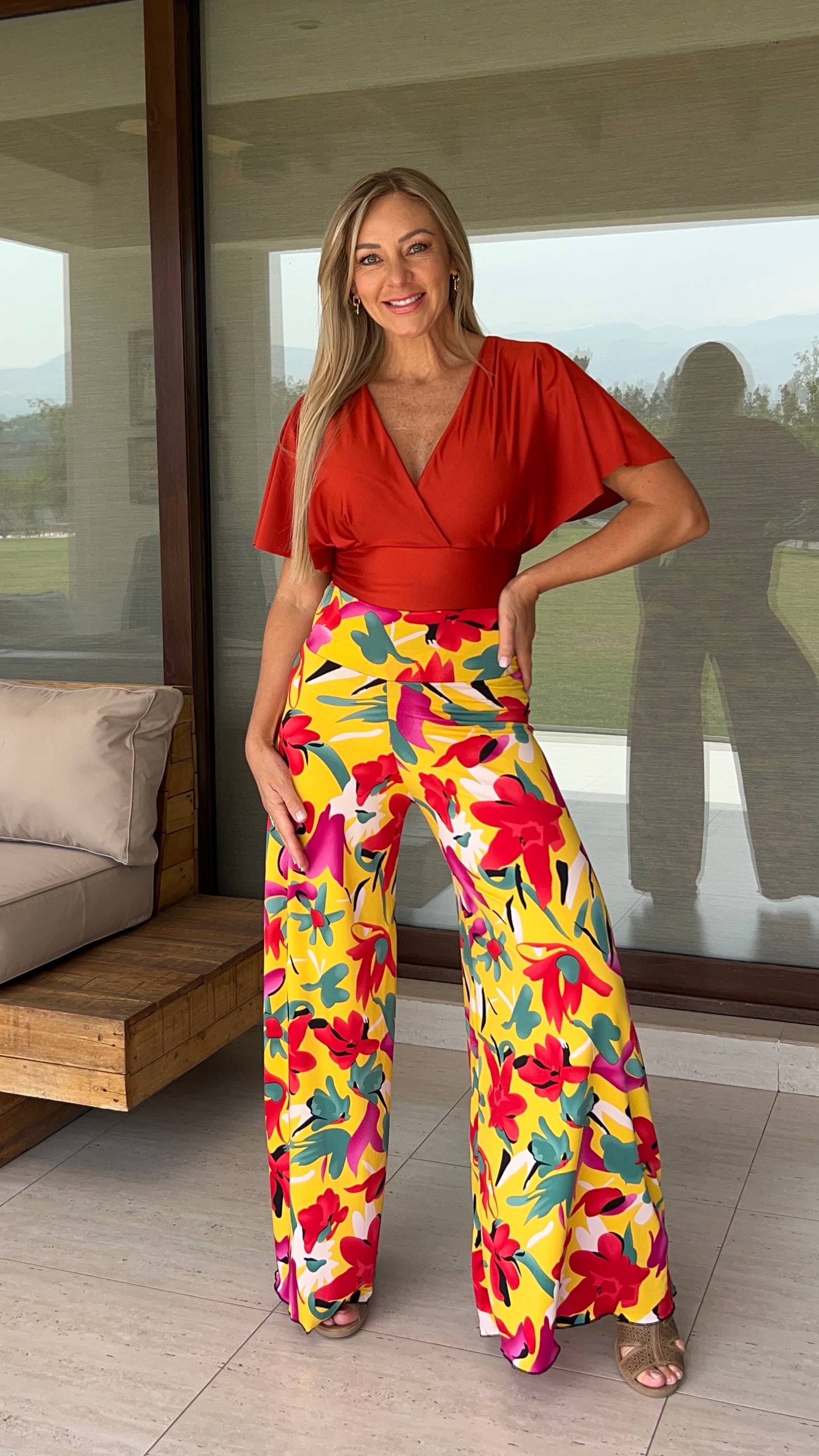 Palazzo Amarillo Flores coral| Pantalón mujer estampado flores |Amoramar.cl 4