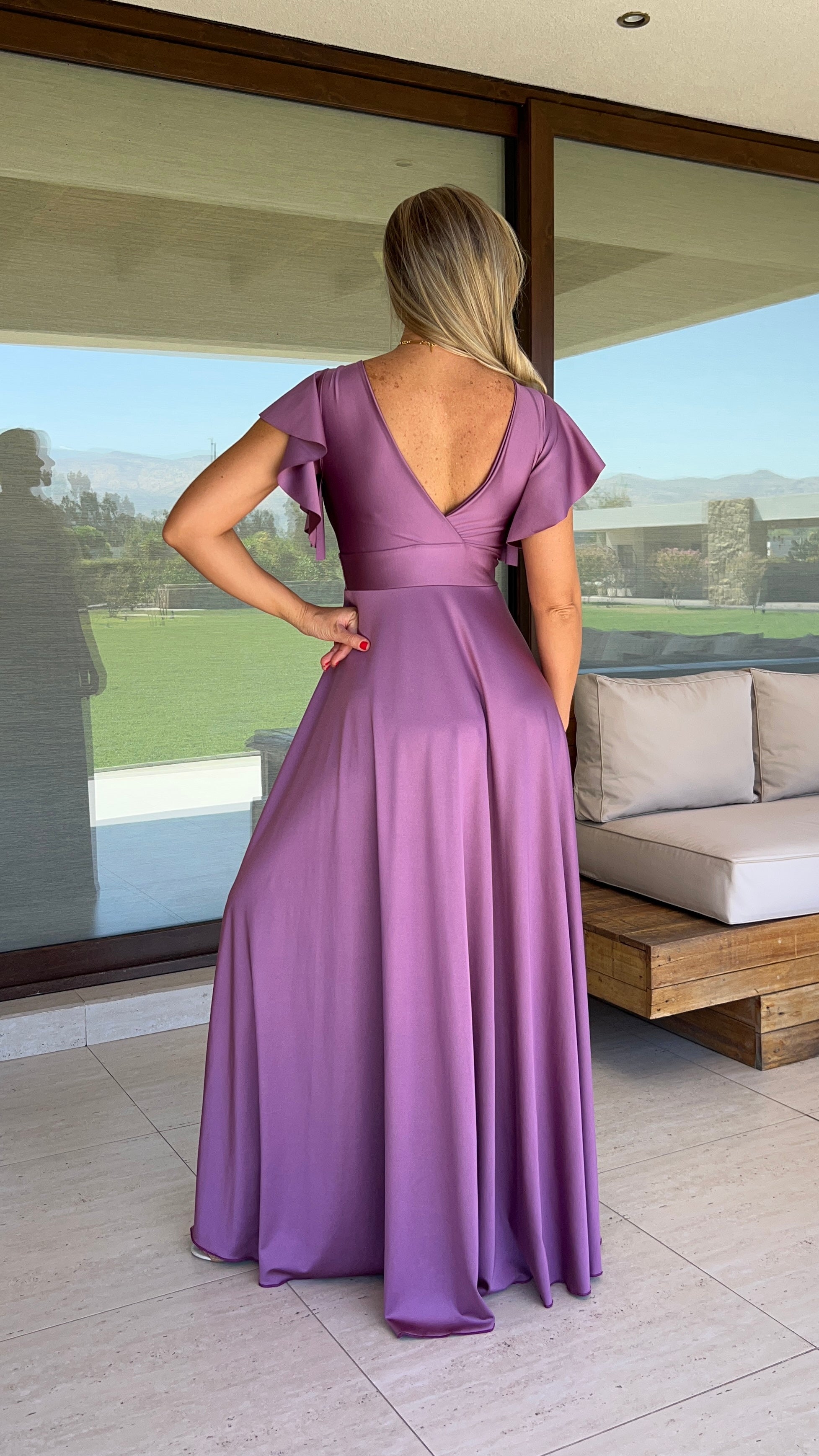 Vestido Lorenza Malva| vestido mujer fiesta tajo en pierna con mangas Lila | Amoramar.cl 1