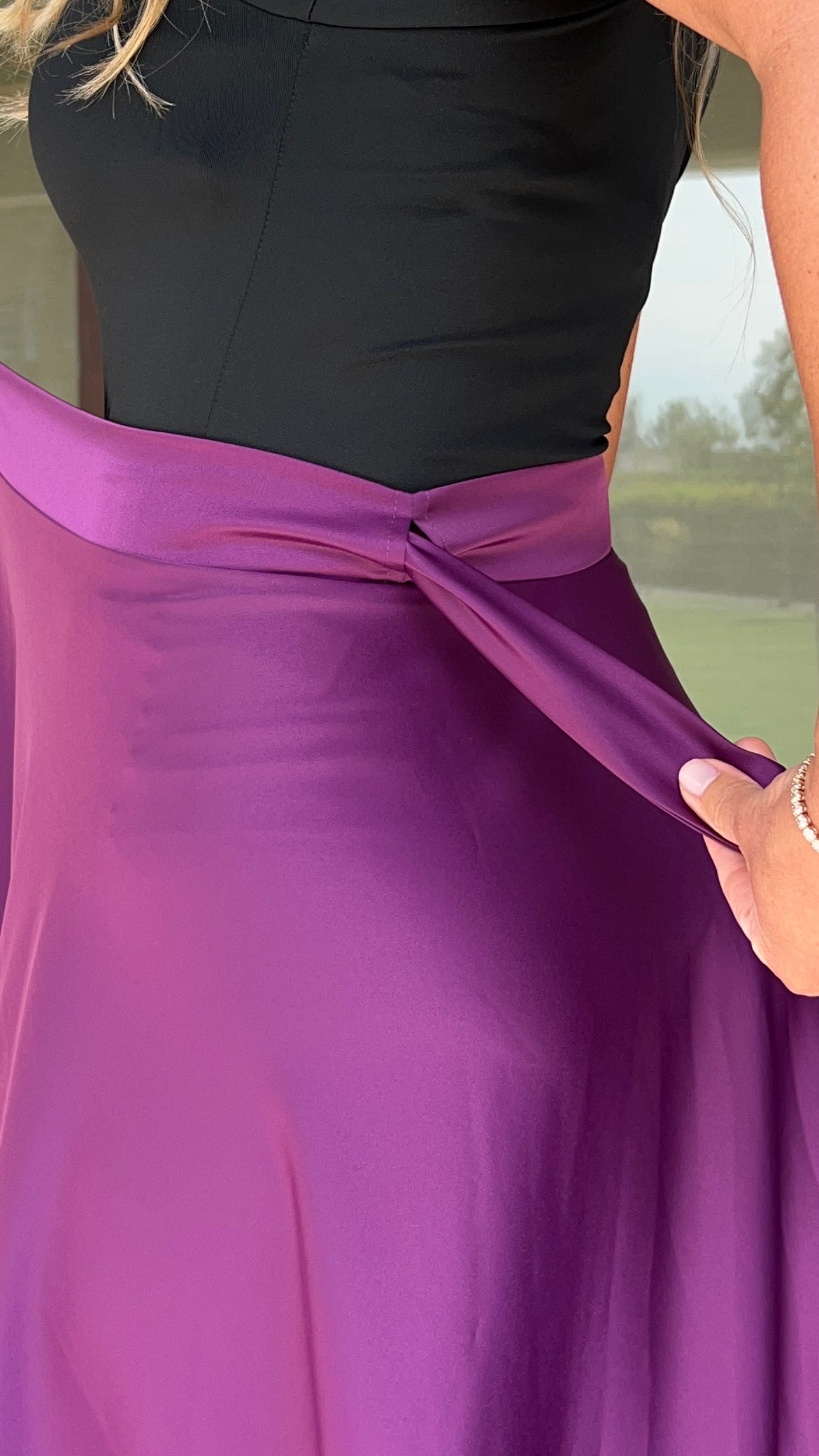 Falda envolvente piel de seda púrpura | falda tipo pareo fiesta morada color obispo| amoramar.cl 3