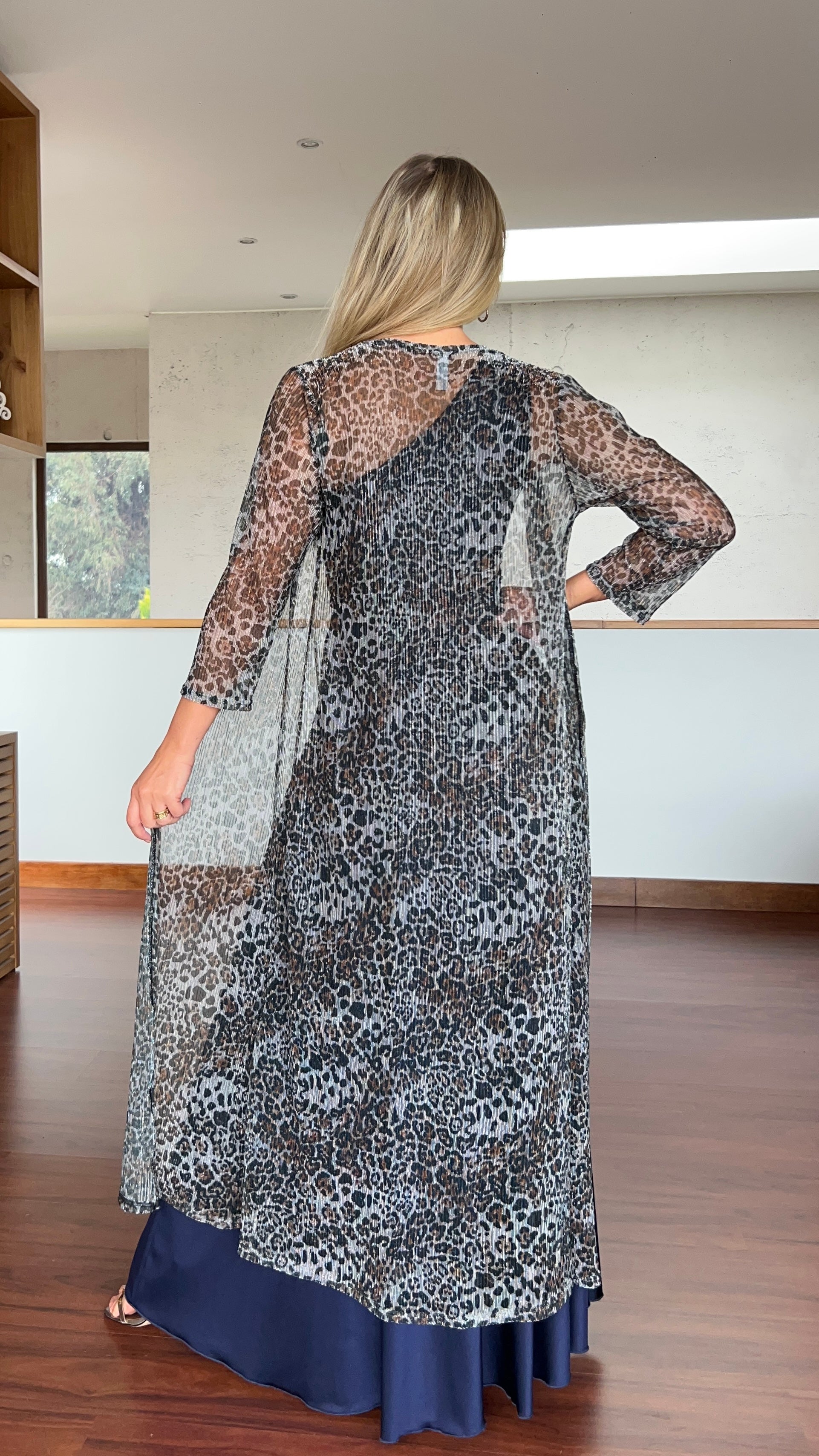 Tapado plisado print gris| kimono mujer largo fiesta print gris|Amoramar.cl 1