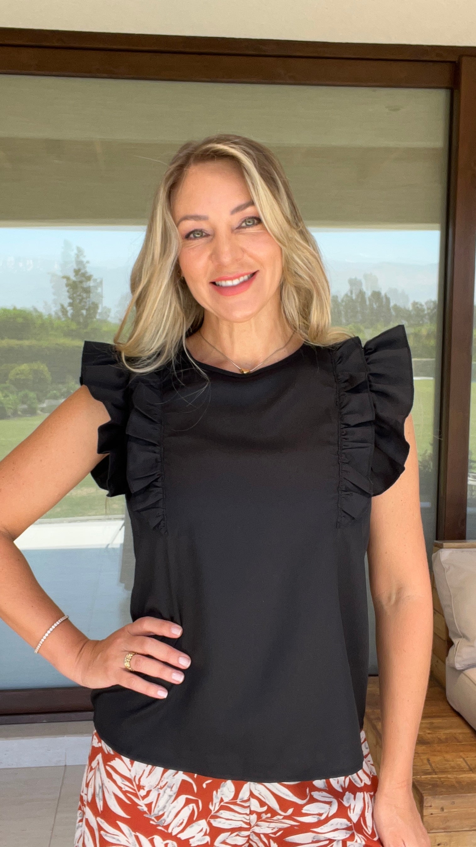 Top Lucia Negro