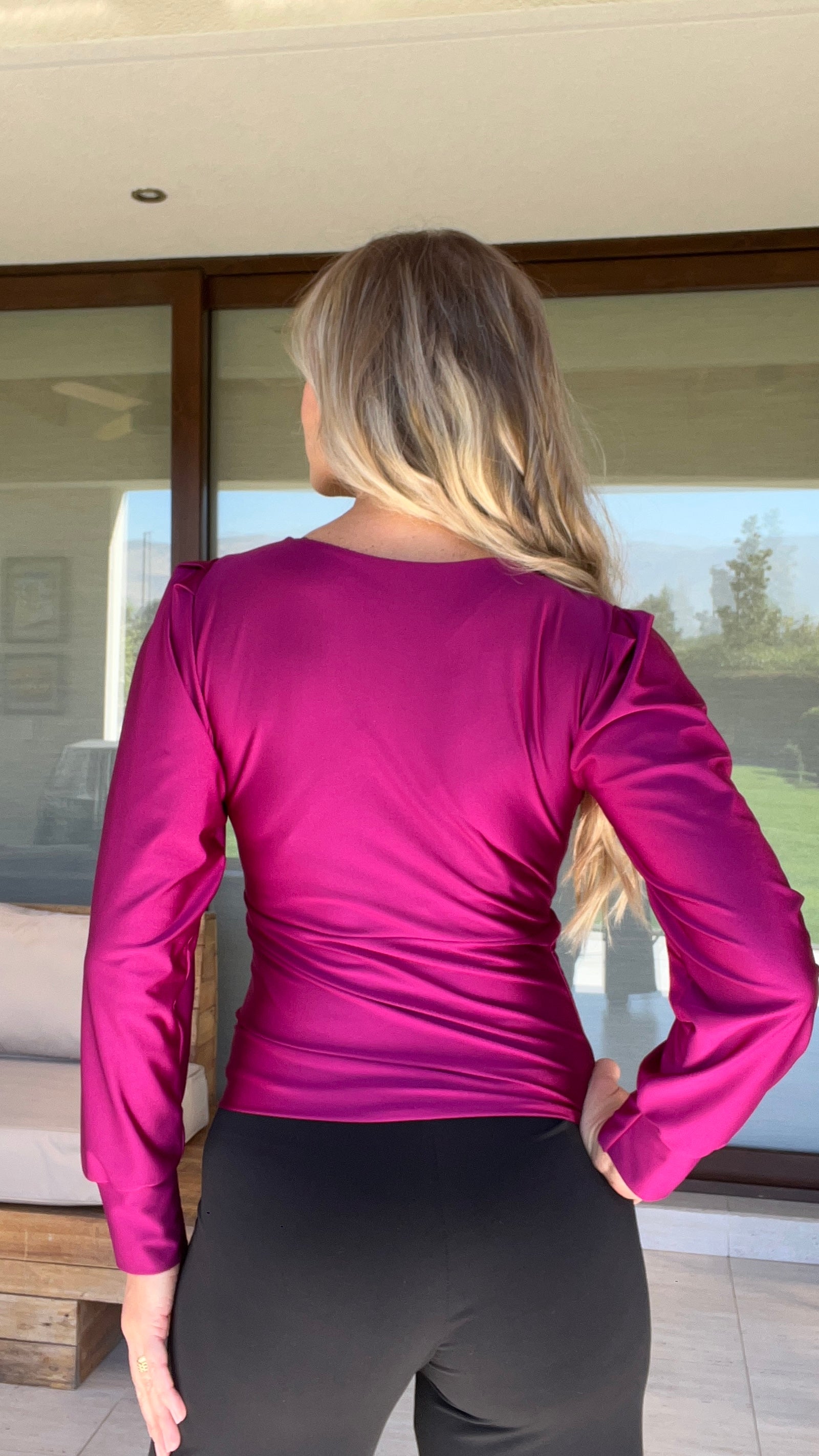 Top manga larga magenta Dupont| Top fiesta mujer fucsia, magenta, satinado| amoramar.cl 3