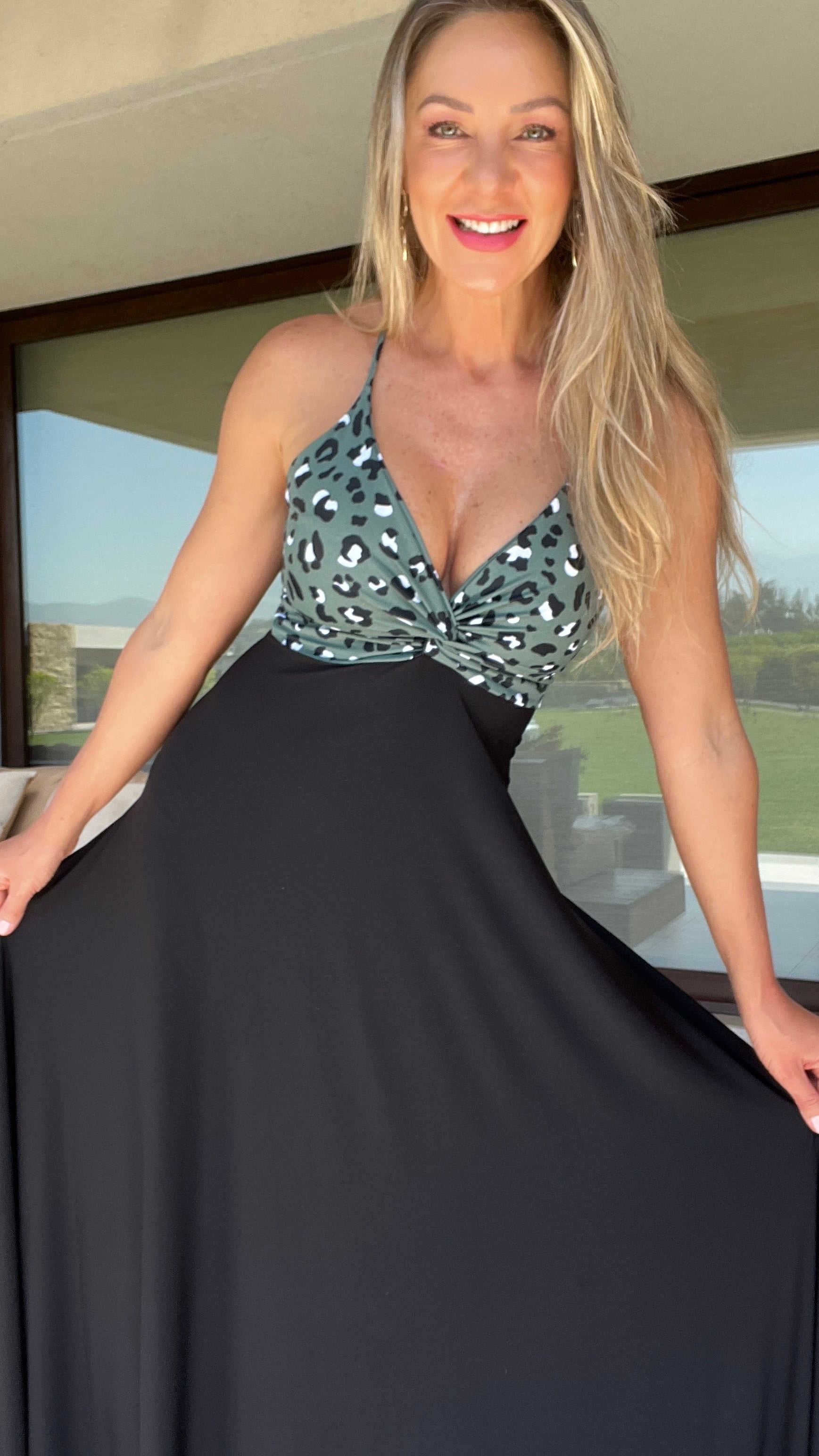 Vestido Amanda Espalda Cruzada Print Verde Olivo y Negro | Amoramar.cl 3