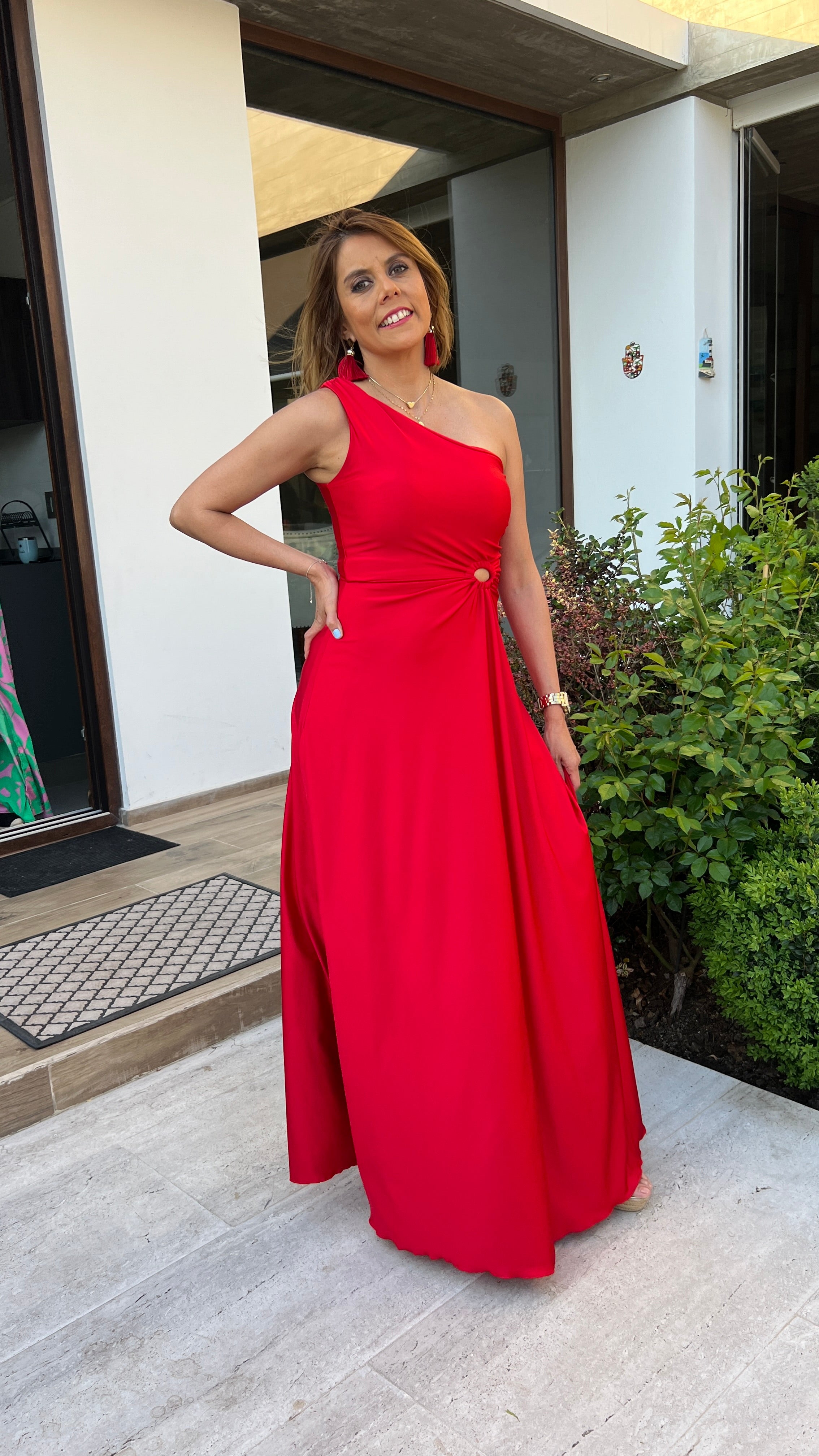 Vestido Isidora rojo| vestido largo mujer asimétrico rojo| AmorAmar.cl 2