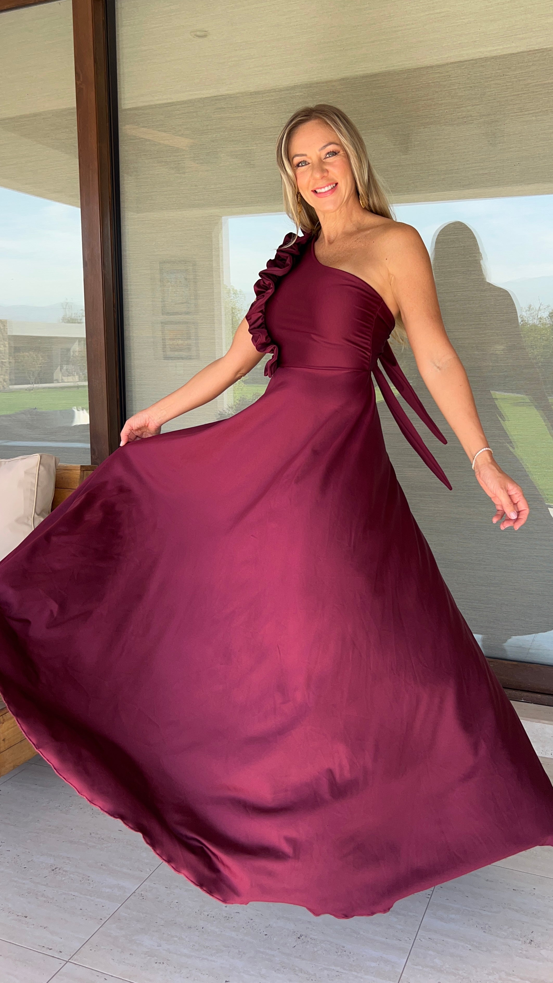 Vestido Camila Burdeos | Vestido fiesta largo mujer asimétrico Conchovino |Amoramar.cl 2