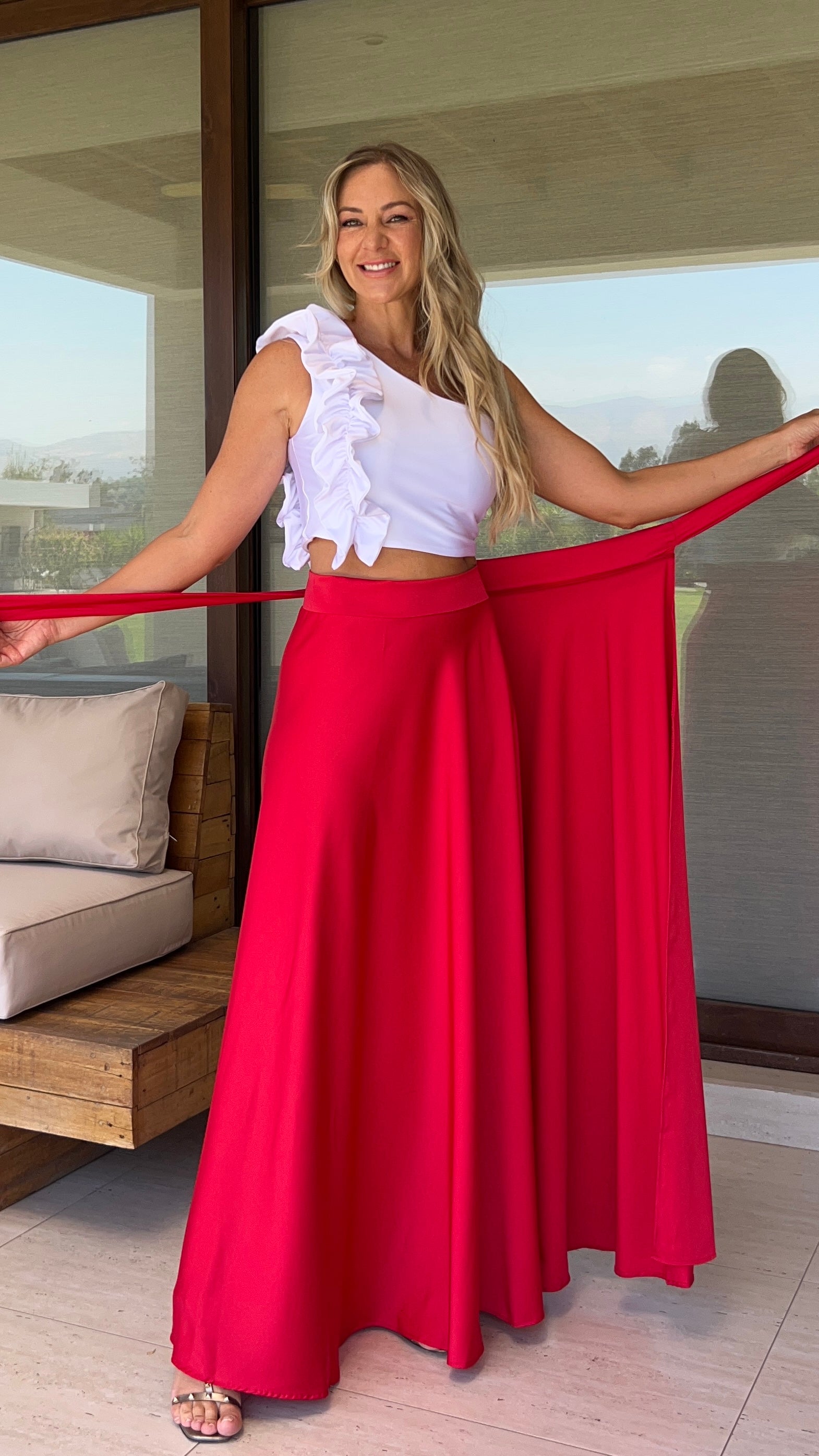 Falda envolvente piel de seda roja| falda fiesta mujer tipo pareo color rojo| amoramar.cl 2