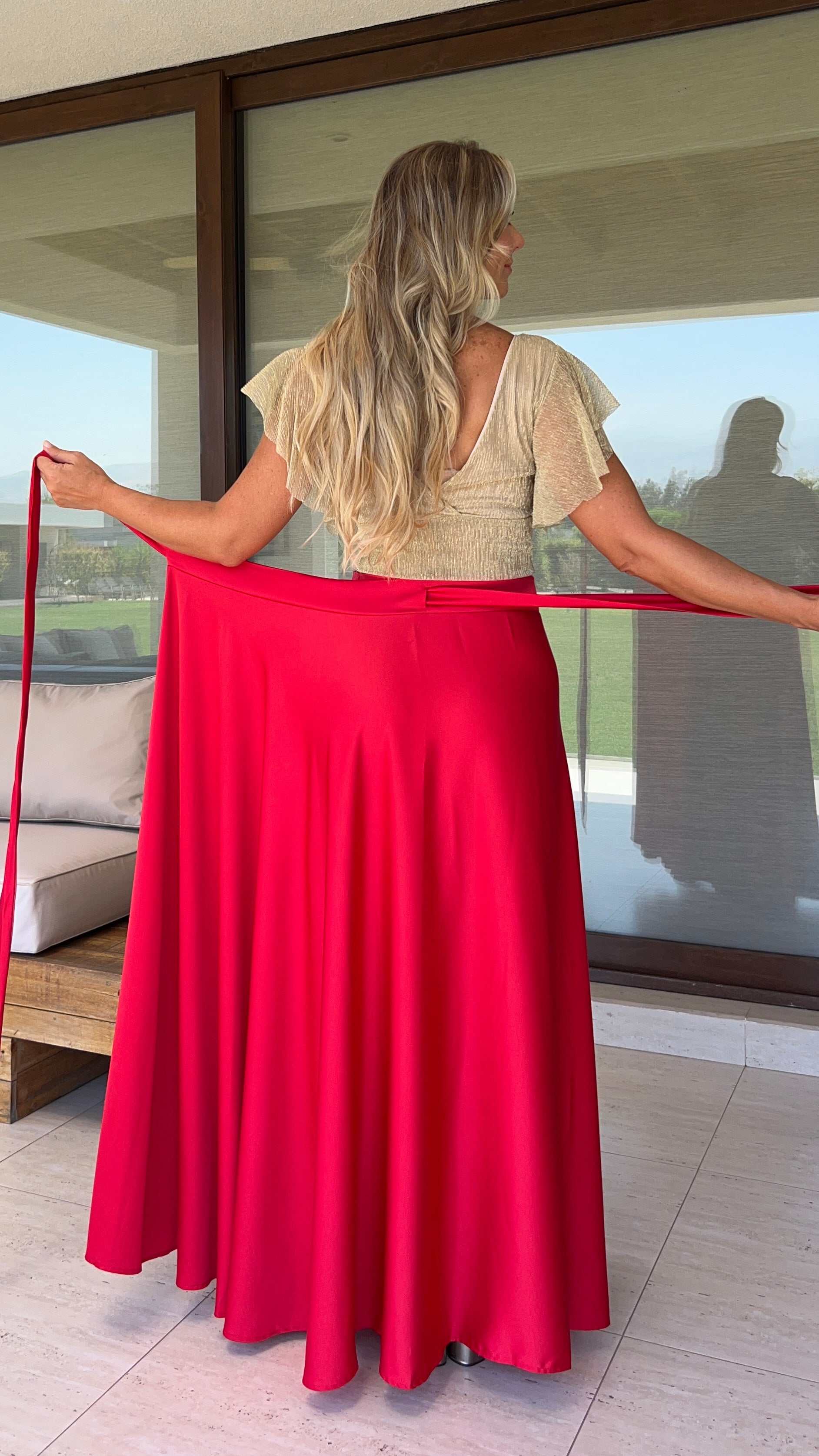 Falda envolvente piel de seda roja| falda fiesta mujer tipo pareo color rojo| amoramar.cl 3