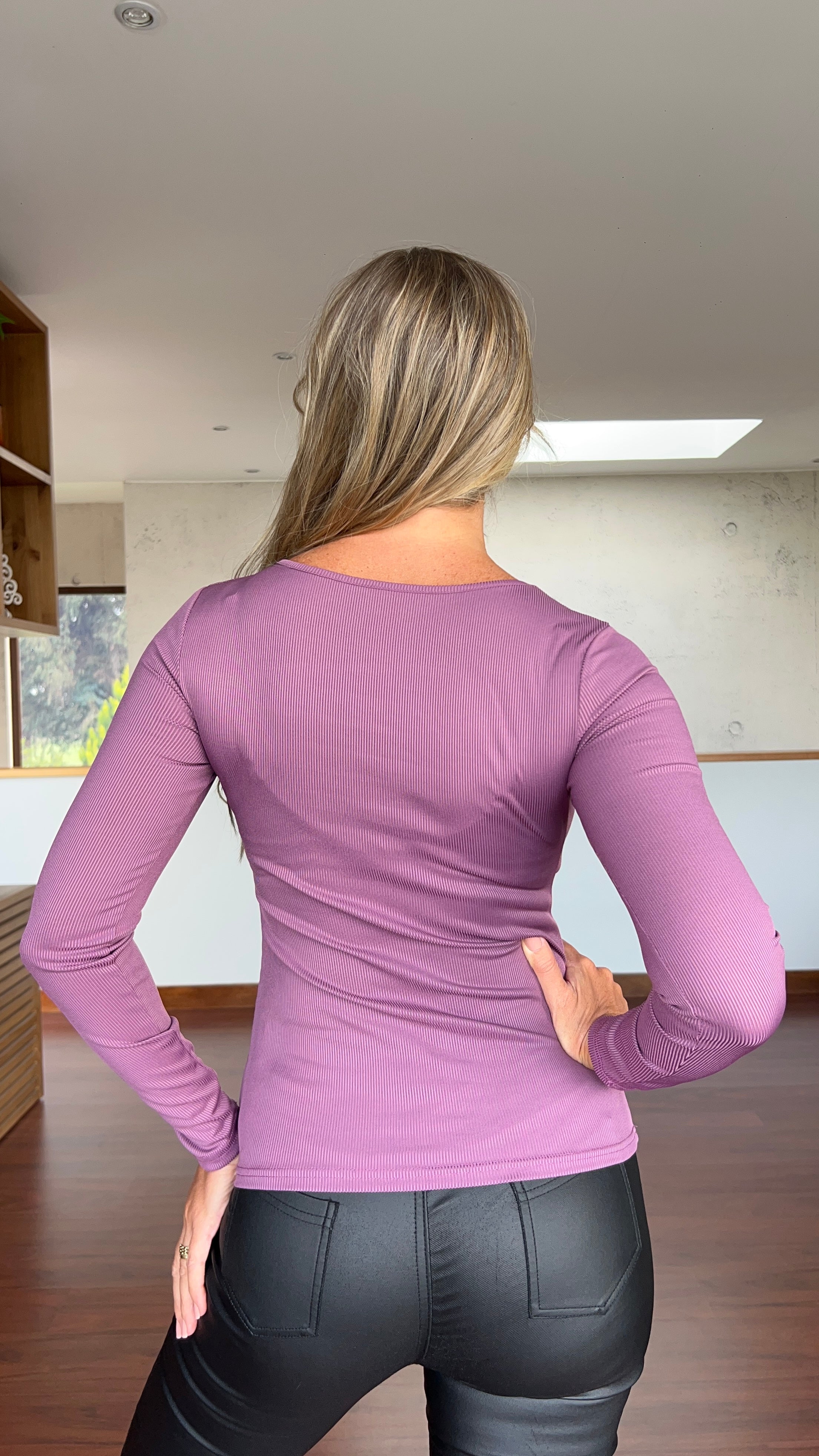 Polera Amparo Malva| polera manga larga abertura en escote Lila |Amoramar.cl 3