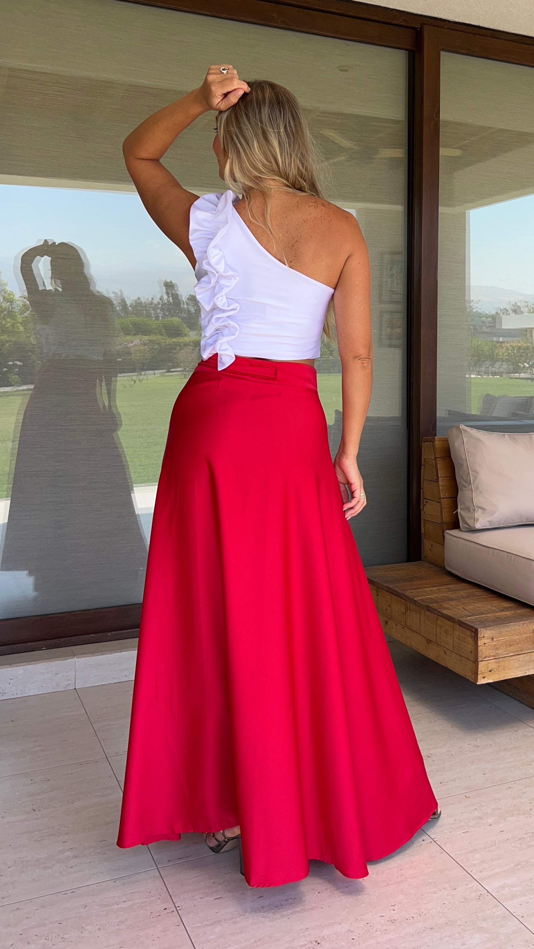 Falda envolvente piel de seda roja| falda fiesta mujer tipo pareo color rojo| amoramar.cl 5