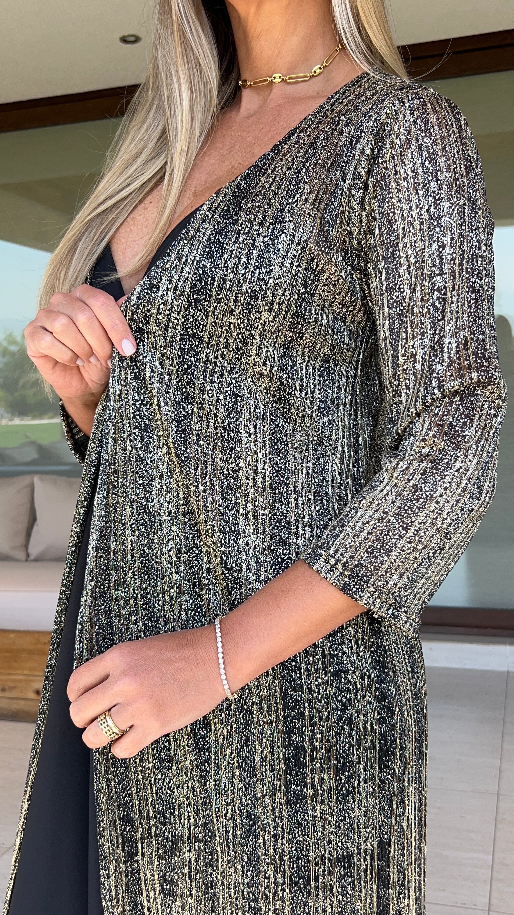 Tapado plisado vetas doradas| kimono fiesta dorado | Amoramar.cl 2