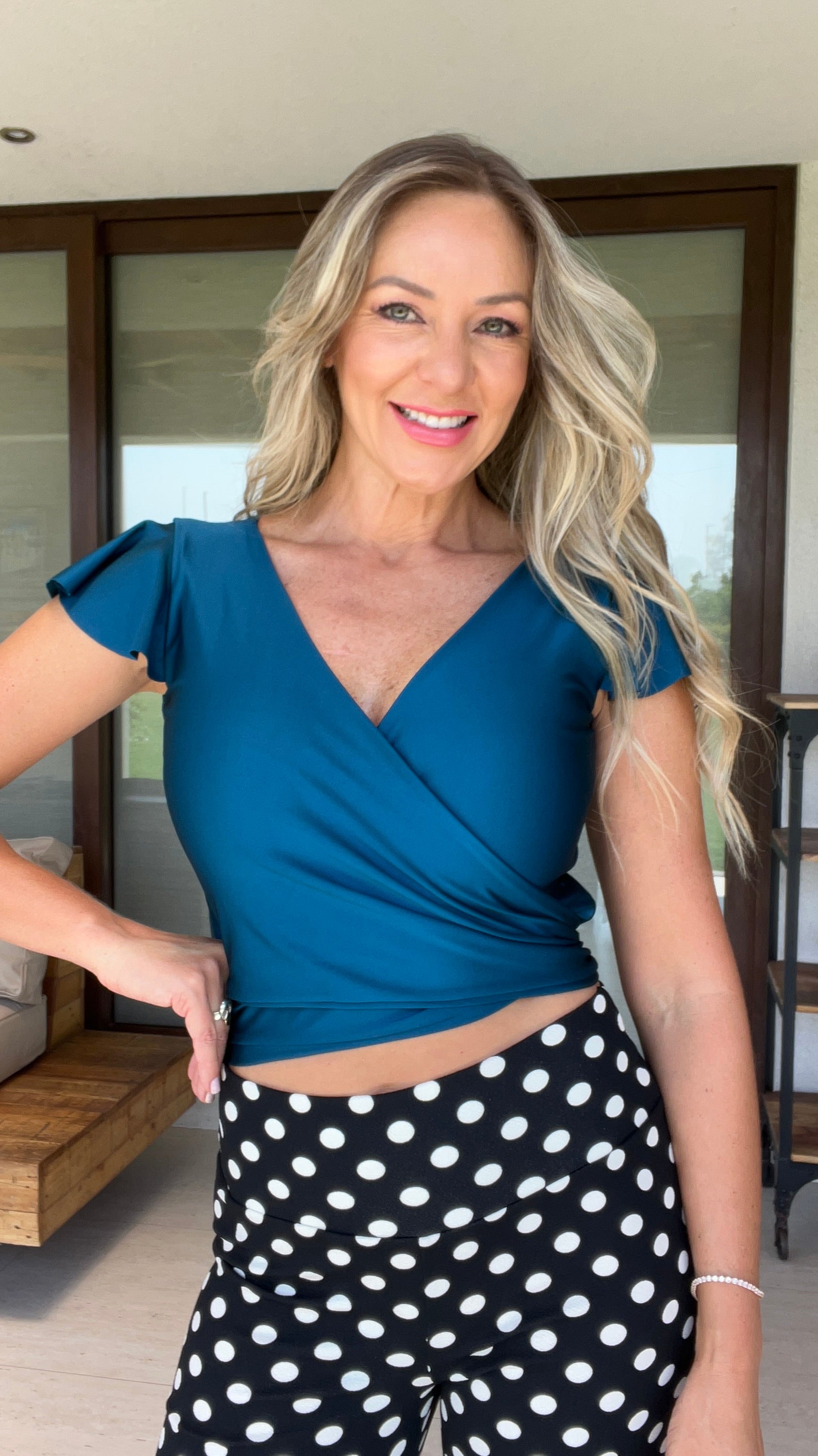 Crop Top Fernanda Azul Petróleo | Top Corto Azul Petróleo |Amoramar.cl 5