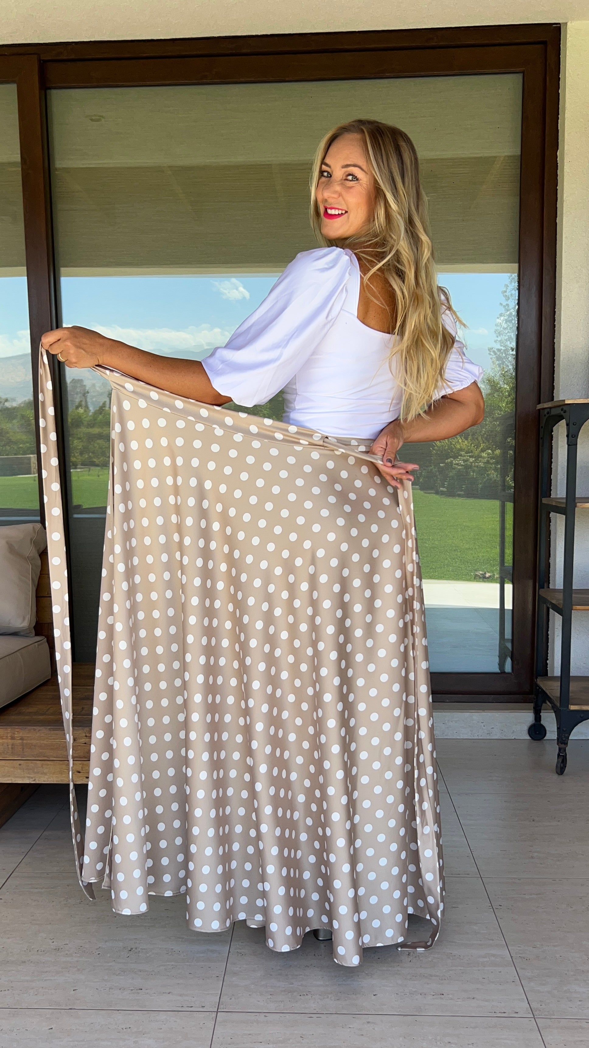 Falda Piel de Seda Nude con Lunares