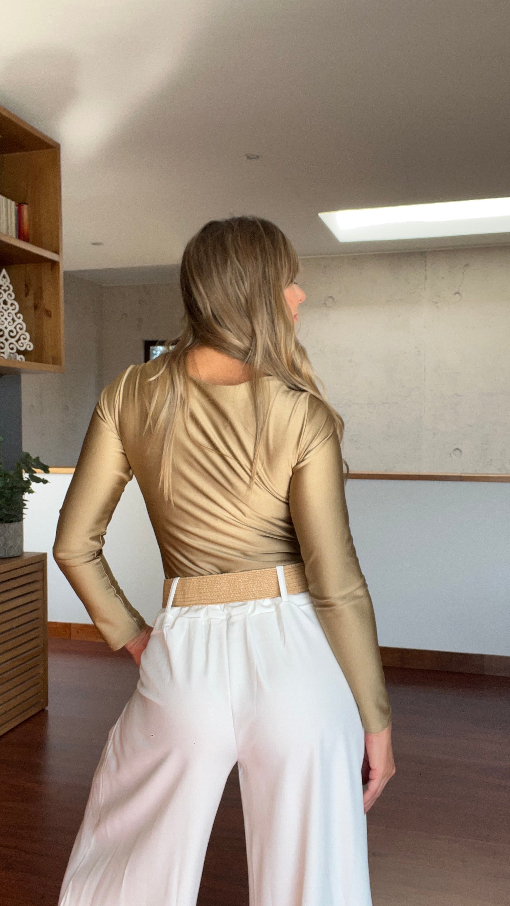 Body Bella Gold| Body manga larga cuello cuadrado dorado|Amoramar.cl 2