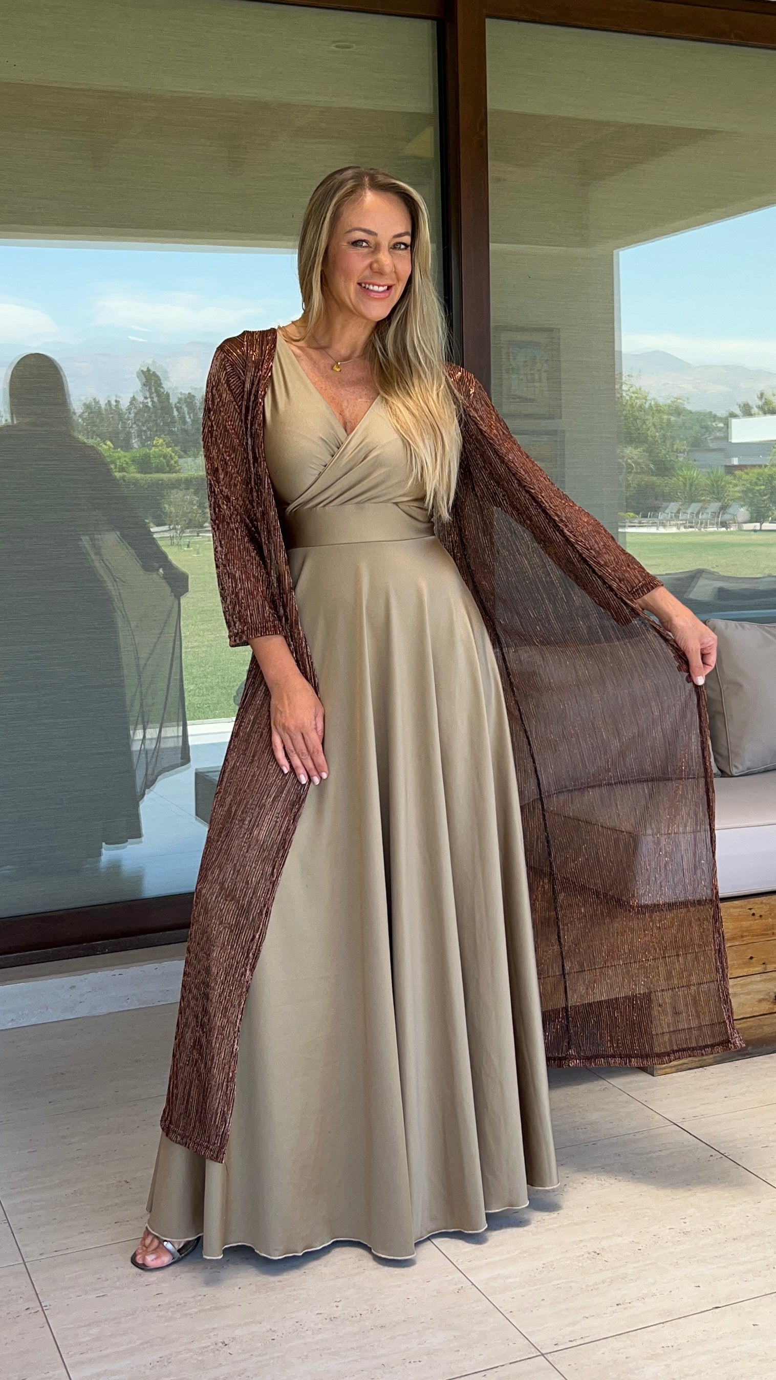 Vestido Isabella Gold| Vestido fiesta largo dorado mujer | amoramar.cl 4