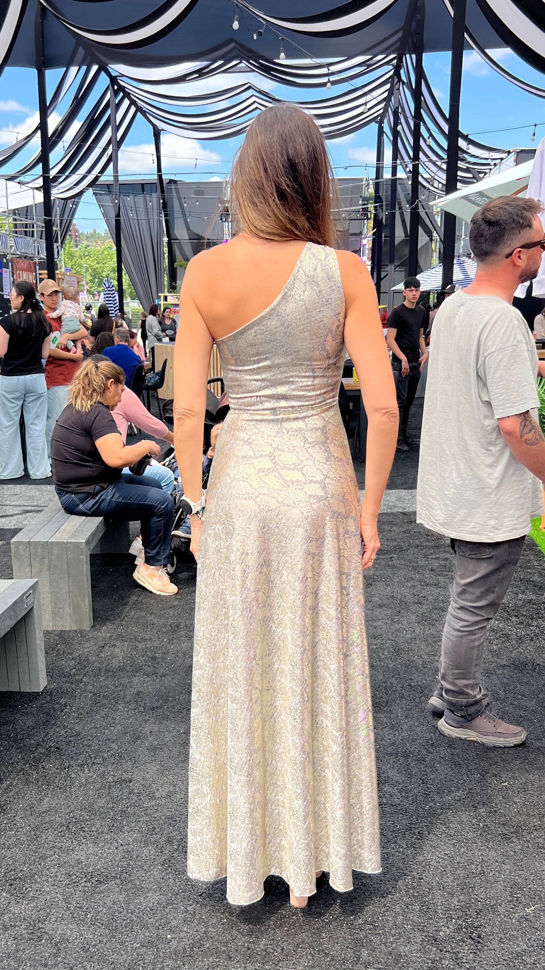 Vestido Isidora Print Snake Dorado Plata