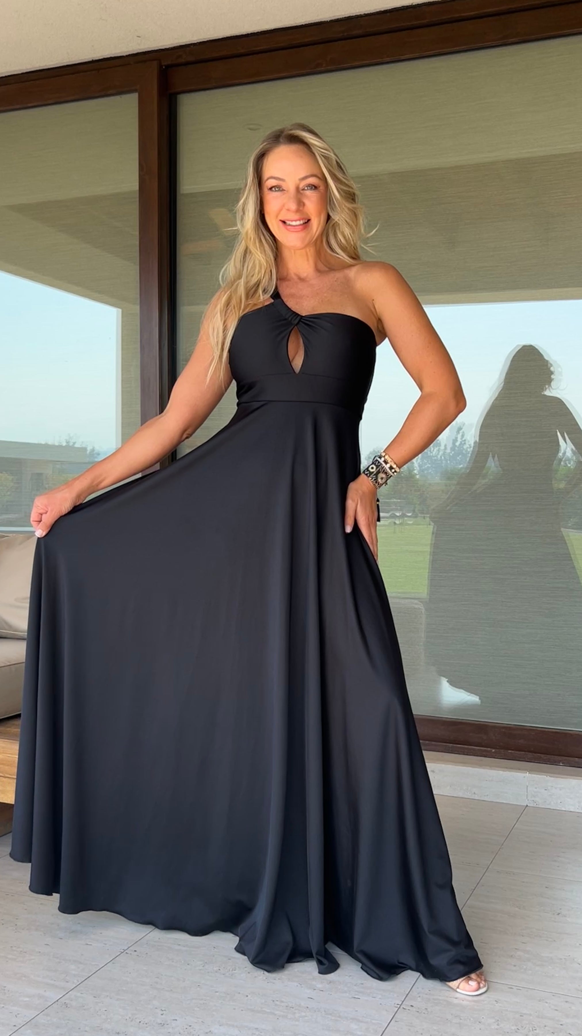 Vestido Javiera Negro| Vestido Fiesta Negro | Vestido asimétrico negro| Amoramar.cl 6