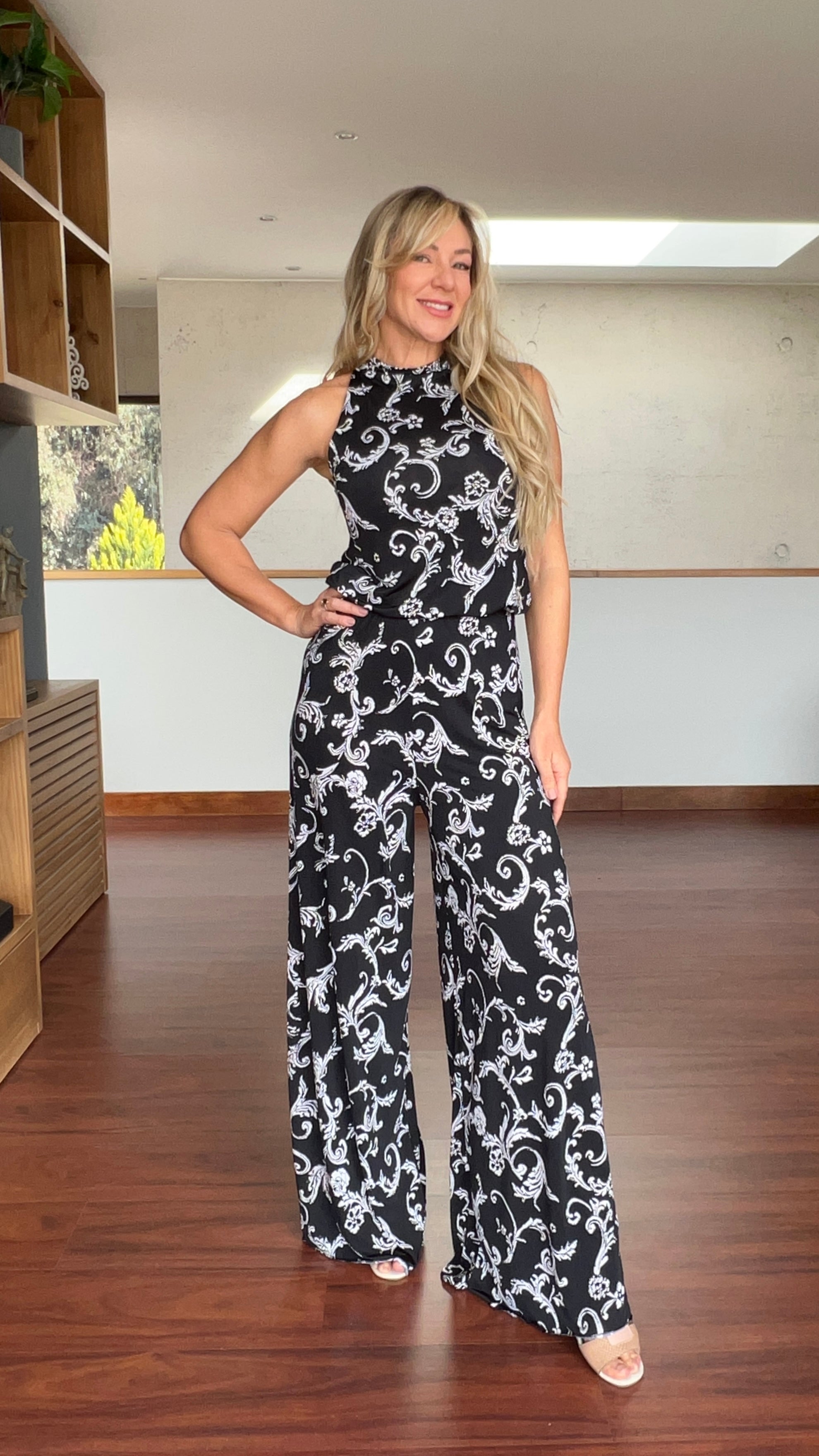 Enterito Halter Flores Negro / Blanco