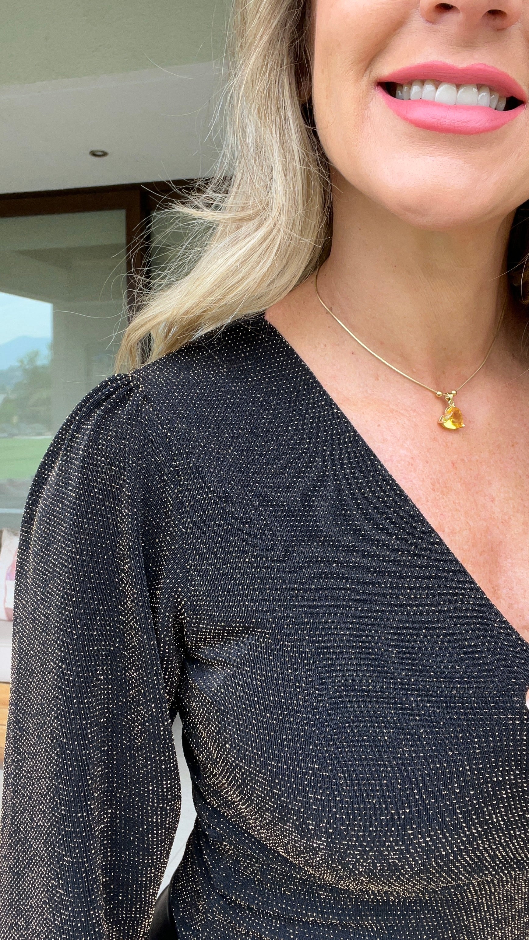 Crop Top Manga Larga Negro Puntos Dorados