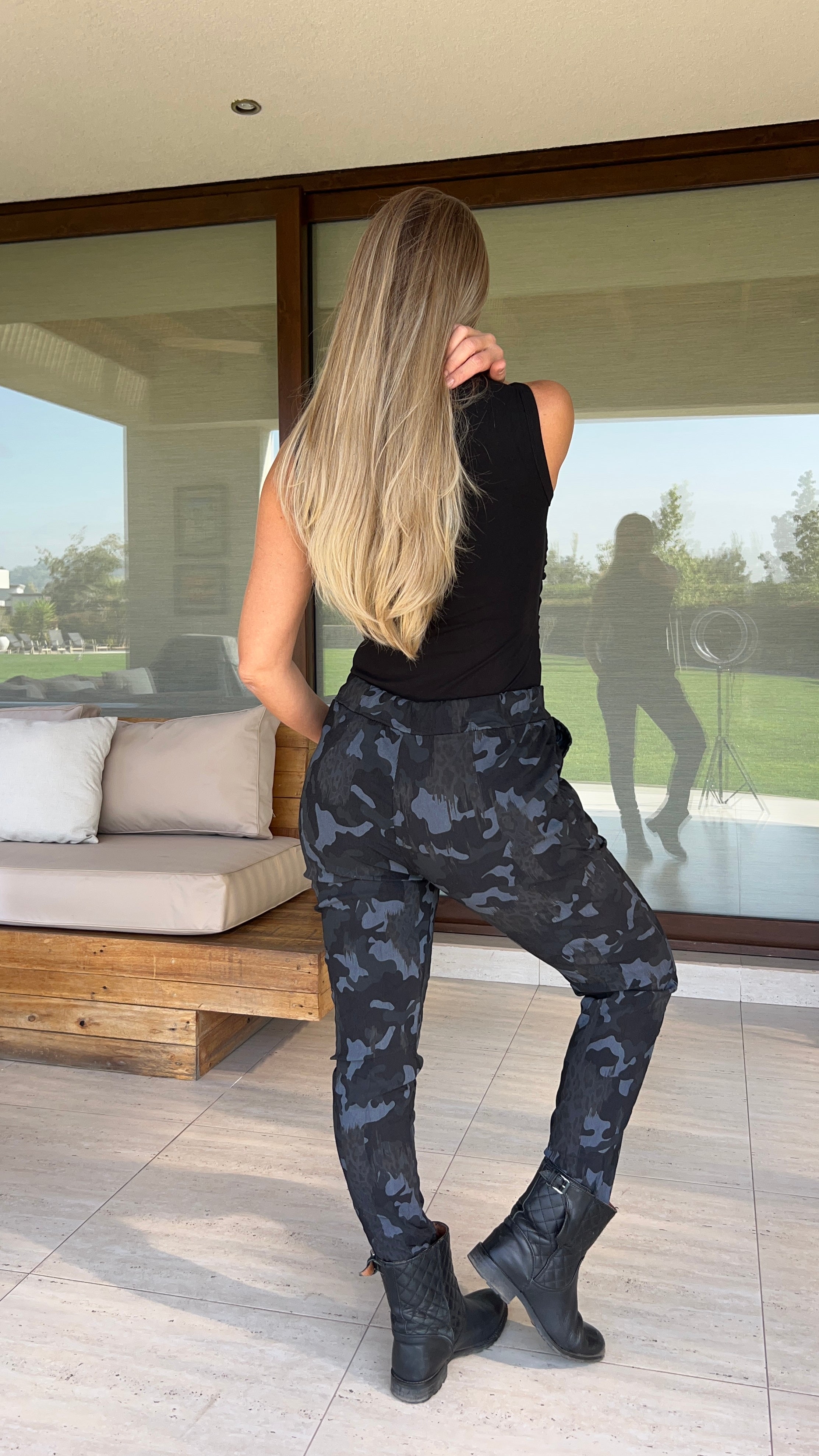 Jogger Camuflaje Negro | pantalón Elasticado print y camuflaje gris negro| Amoramar.cl 2