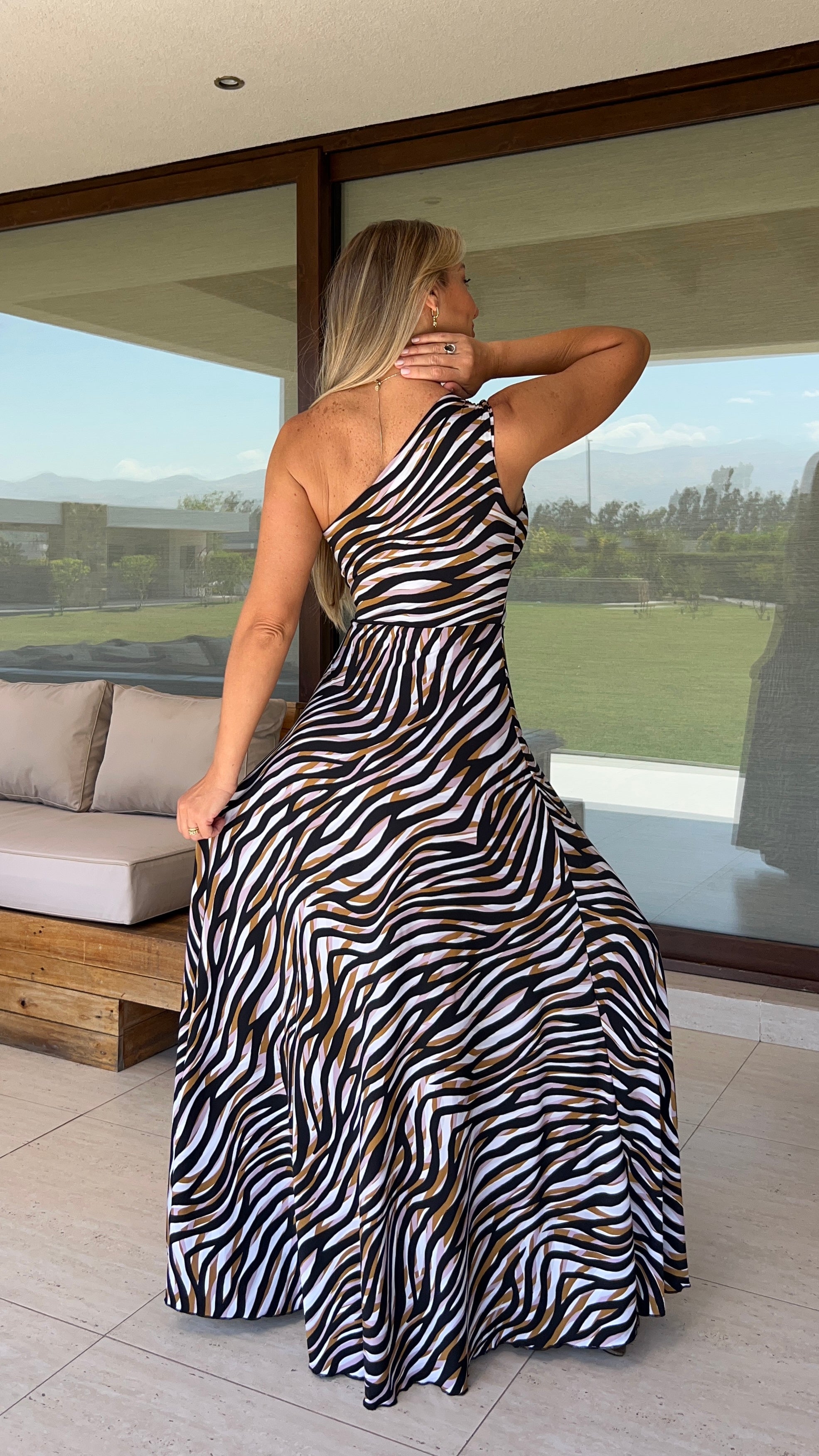 Vestido Isidora Ity Print Cebra Negro Mostaza