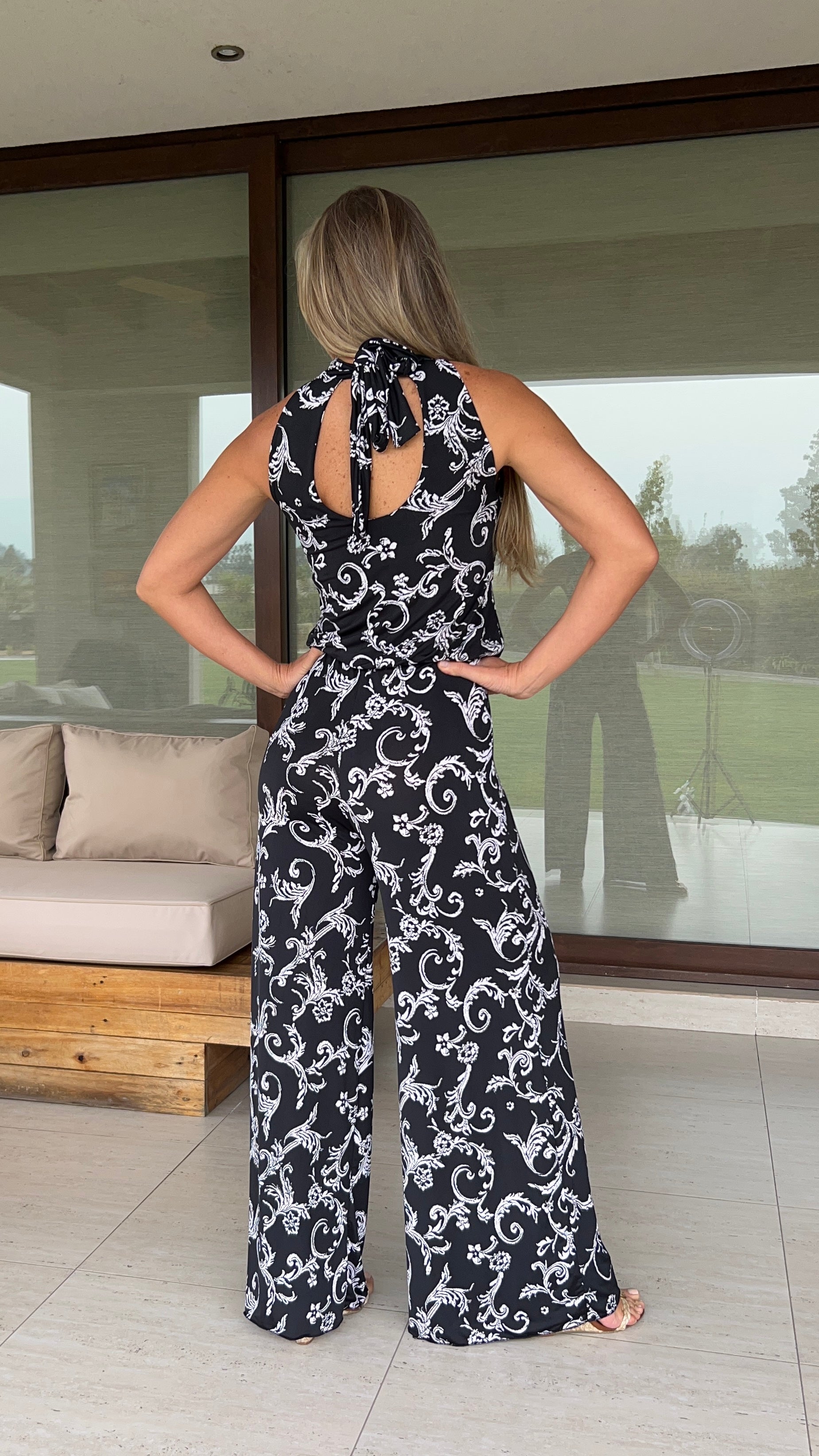 Enterito Halter Flores Negro / Blanco