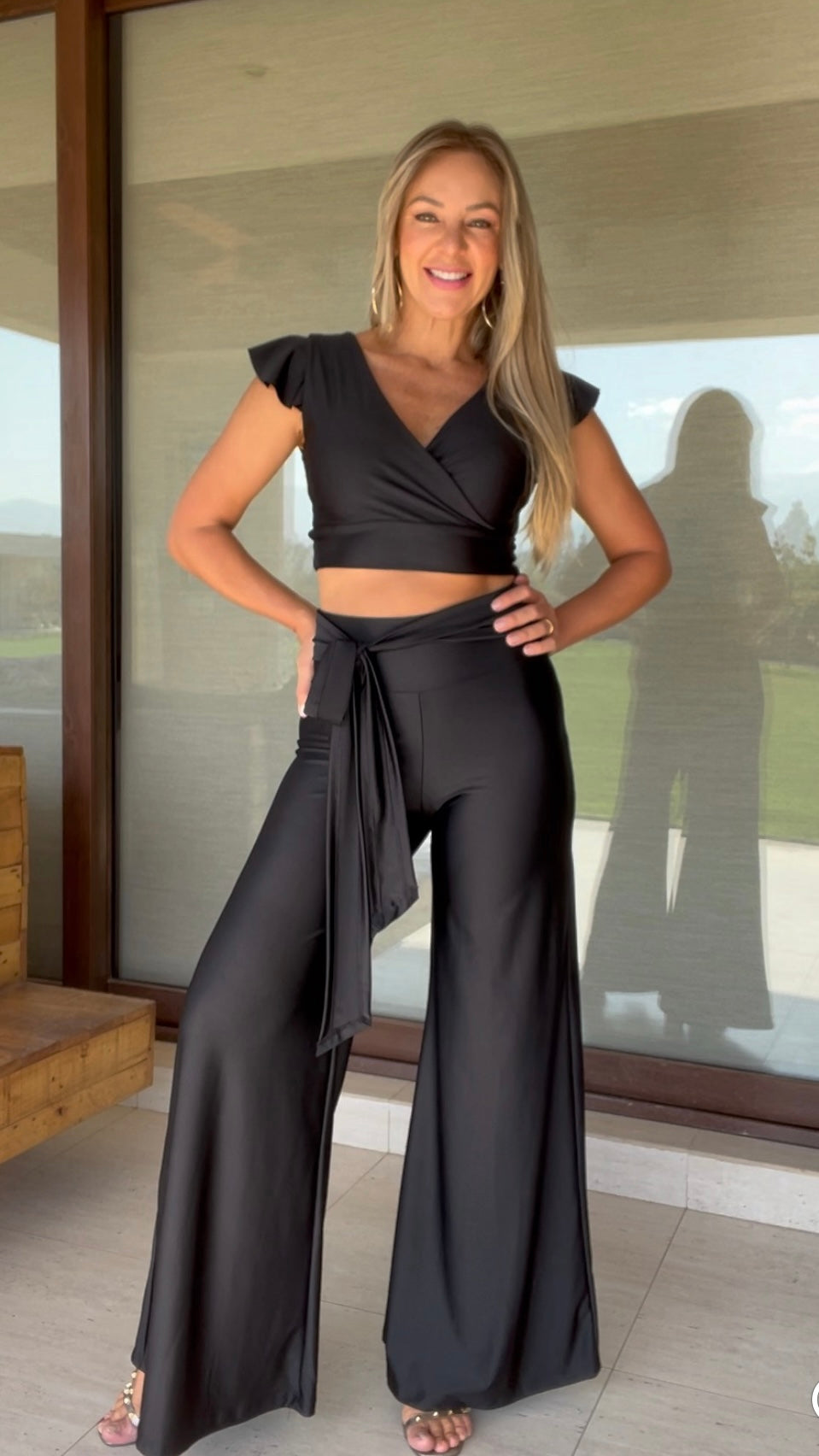 Palazzo de noche con lazo negro | Palazzo Satinado negro | Palazzo de fiesta negro |Amoramar.cl