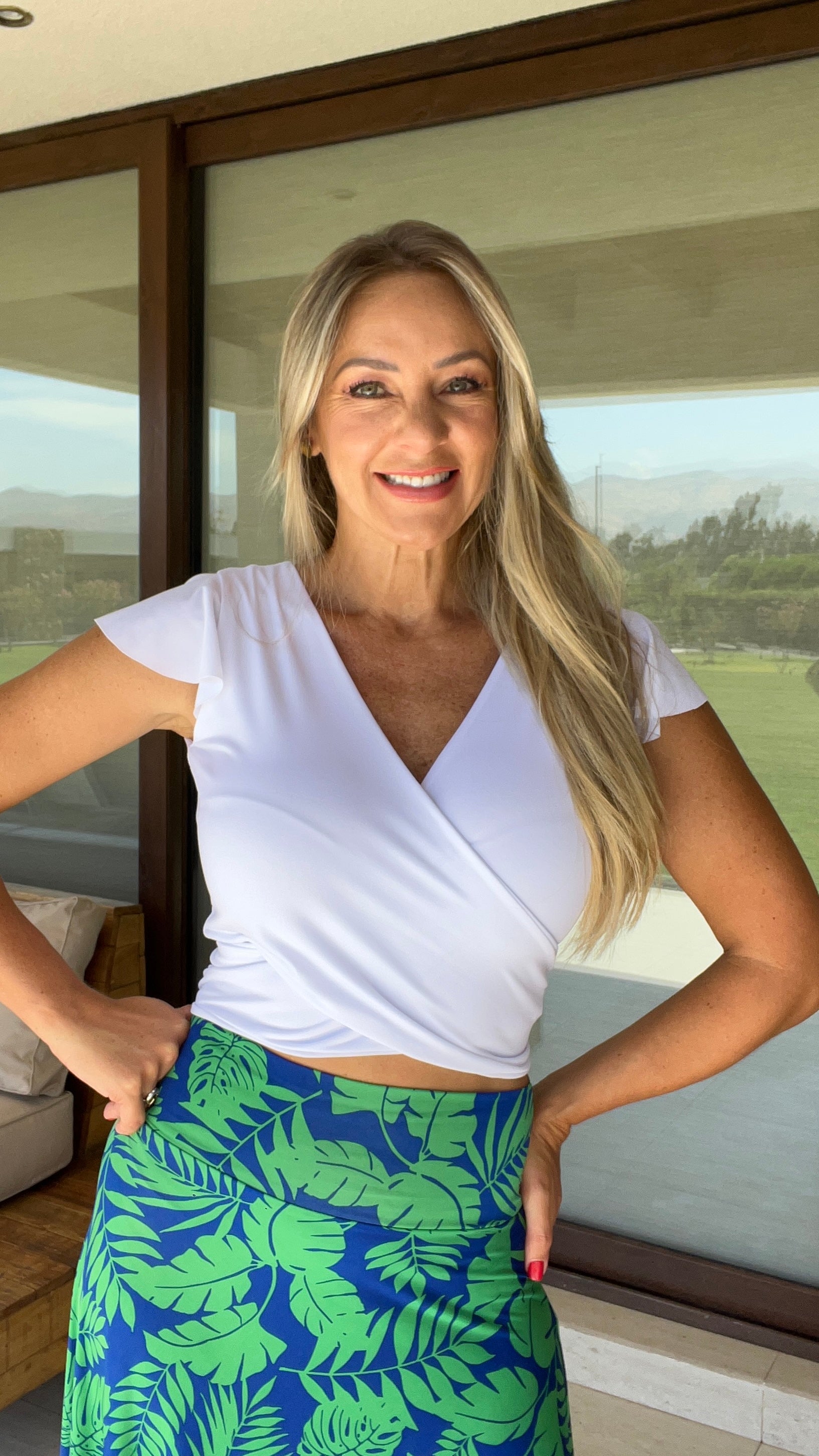 Crop top fernanda blanco | Top corto con amarre doble postura | Amoramar.cl 6