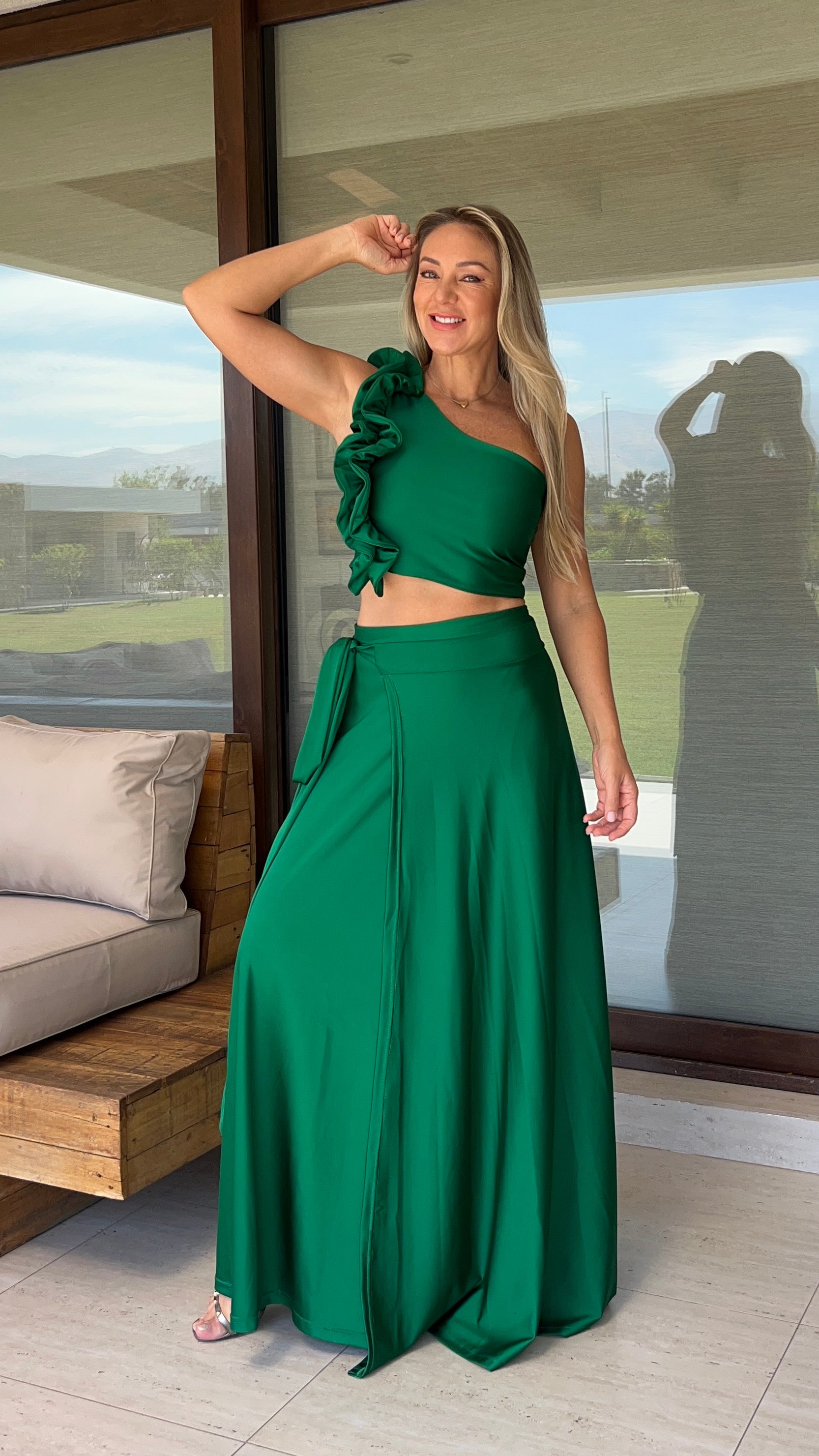 Crop Top Catherine asimétrico con vuelos verde | top corto fiesta verde |Amoramar.cl 3