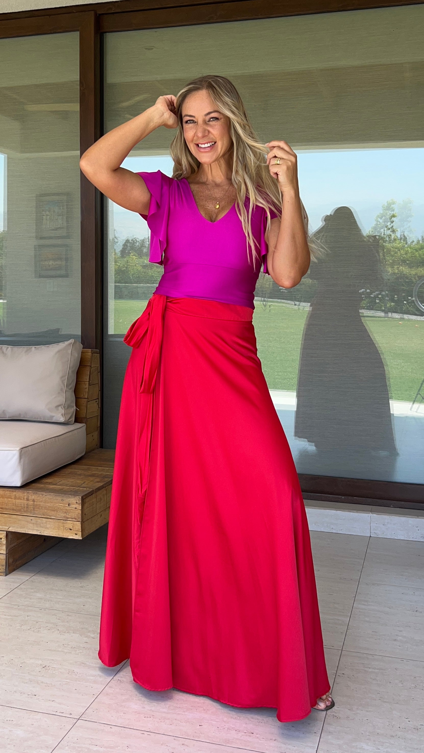 Falda envolvente piel de seda roja| falda fiesta mujer tipo pareo color rojo y top magenta| amoramar.cl