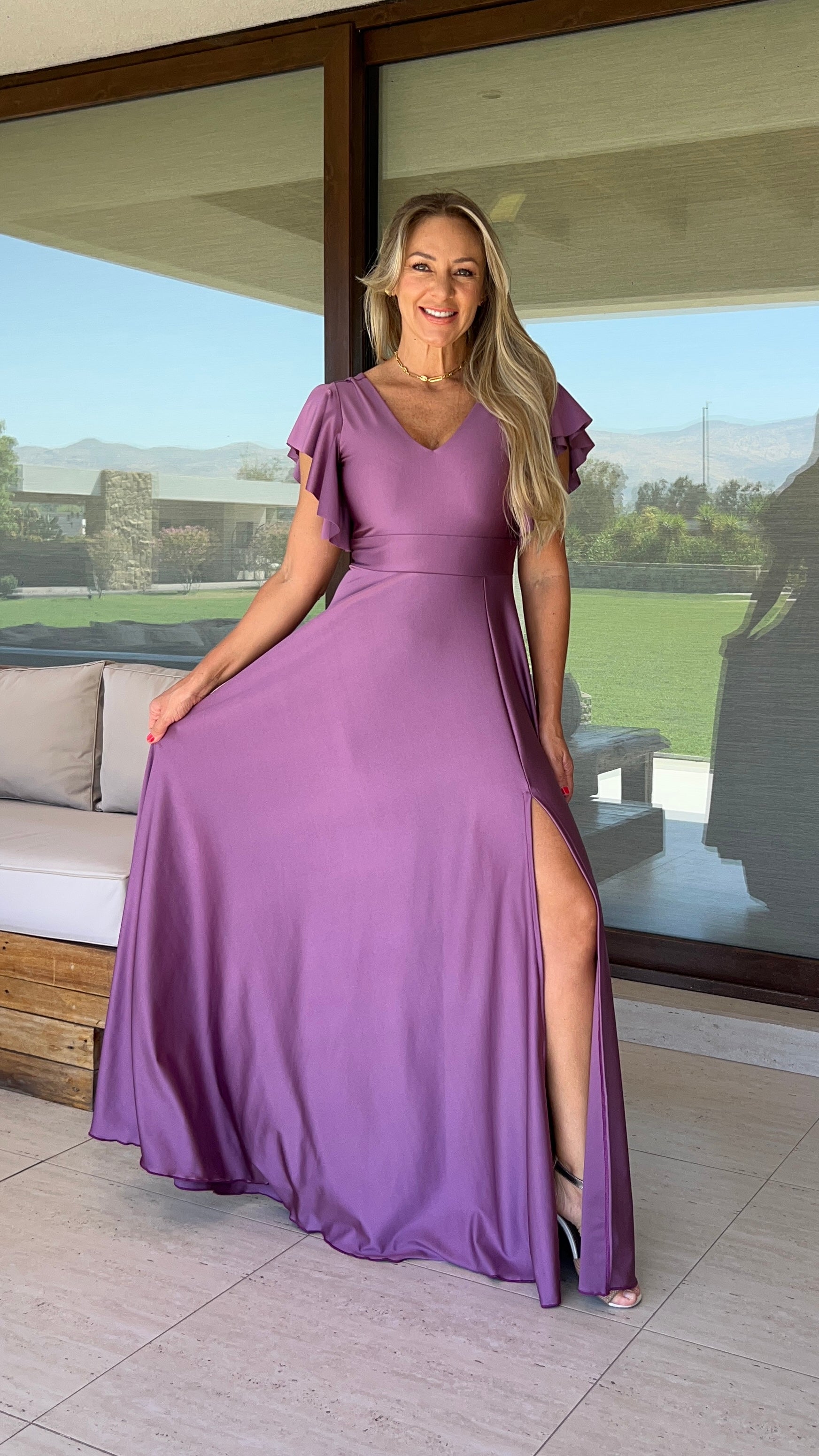 Vestido Lorenza Malva| vestido mujer fiesta tajo en pierna con mangas Lila | Amoramar.cl 4