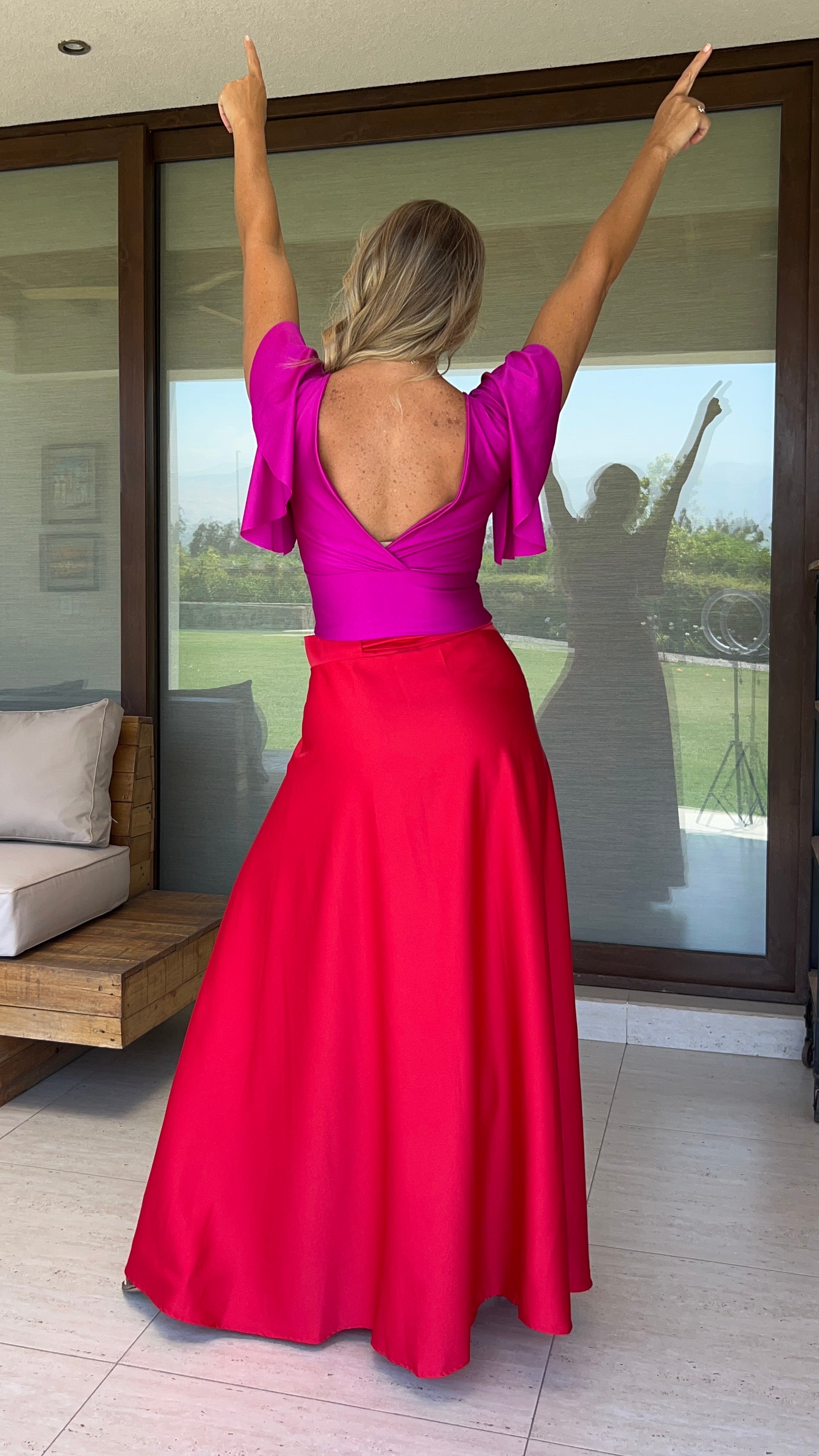 Falda envolvente piel de seda roja| falda fiesta mujer tipo pareo color rojo y top fucsia| amoramar.cl