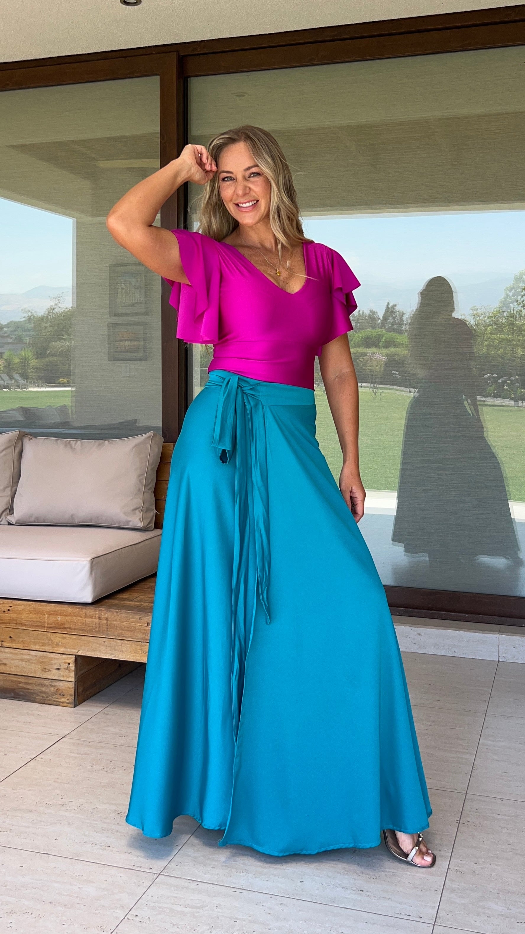 Crop top Elisa magenta y falda azul turquesa |Amoramar.cl
