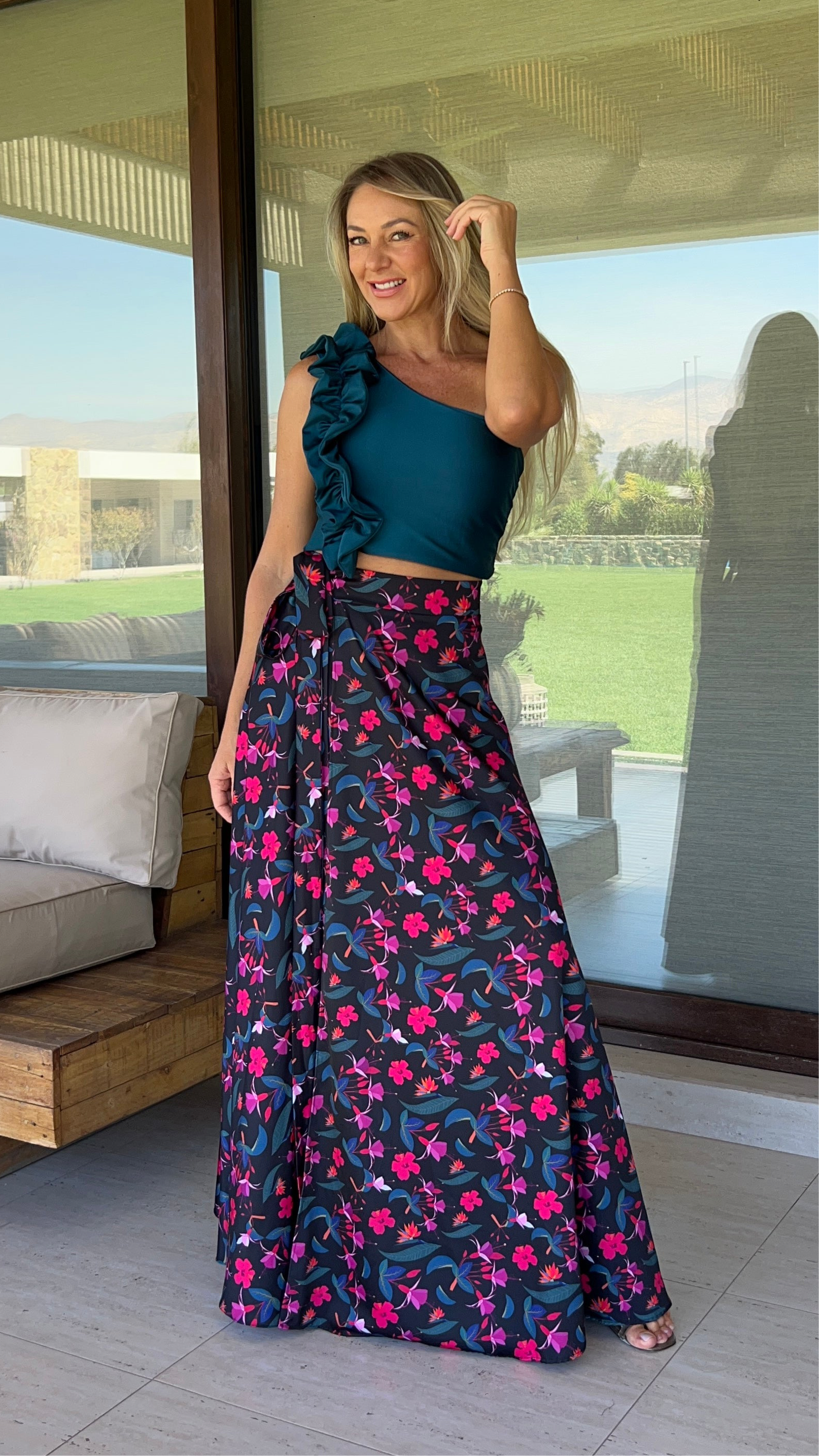 Crop top Catherine azul petroleo| top corto asimétrico fiesta azul petroleo|Amoramar.cl 6