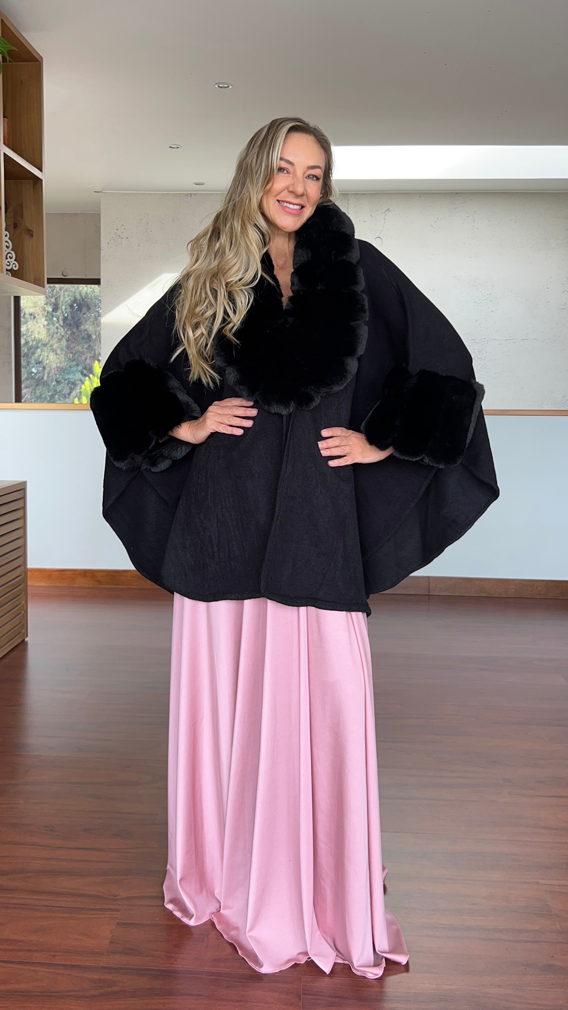 Poncho Gabrielle Negro