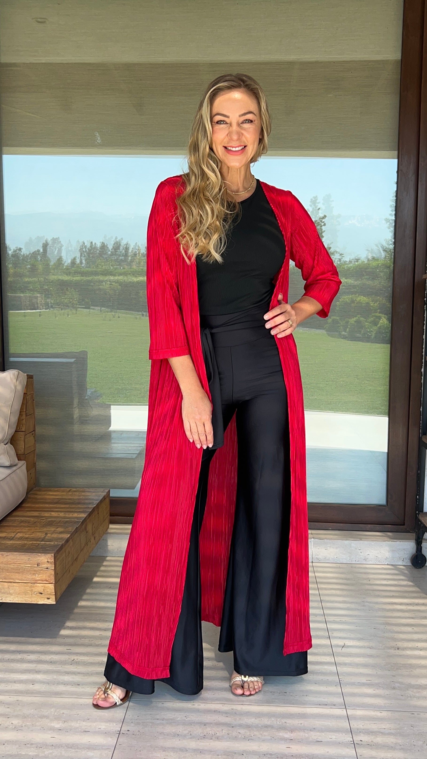Tapado de fiesta, largo de mujer rojo, kimono rojo. Amoramar.cl
