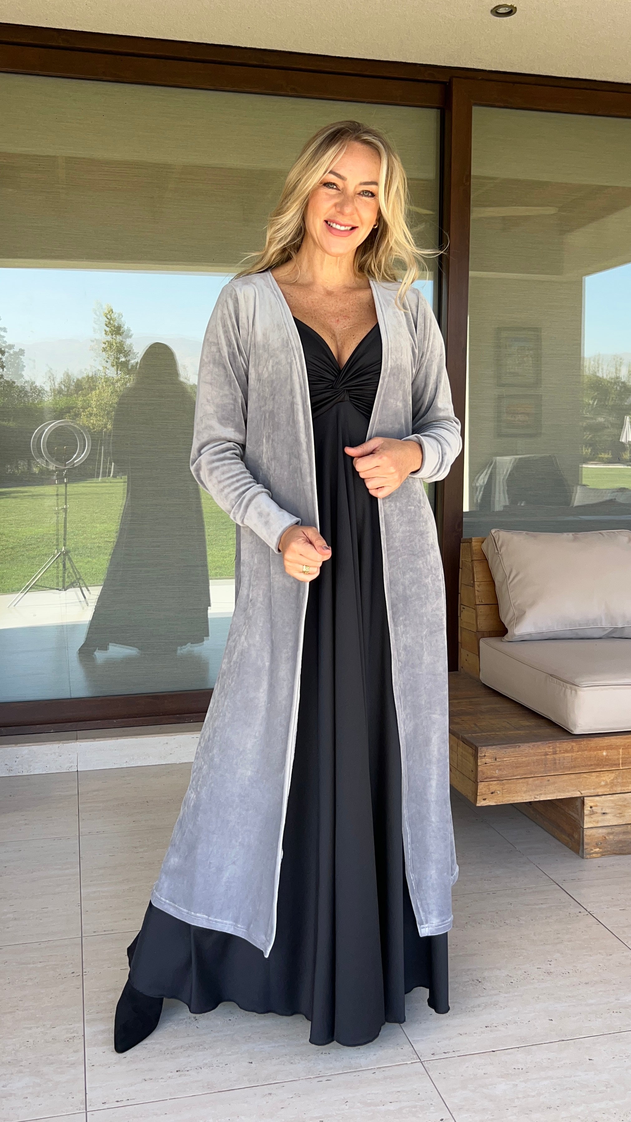 Tapado terciopelo plateado manga larga| Kimono mujer fiesta terciopelo plata silver| Amoramar.cl