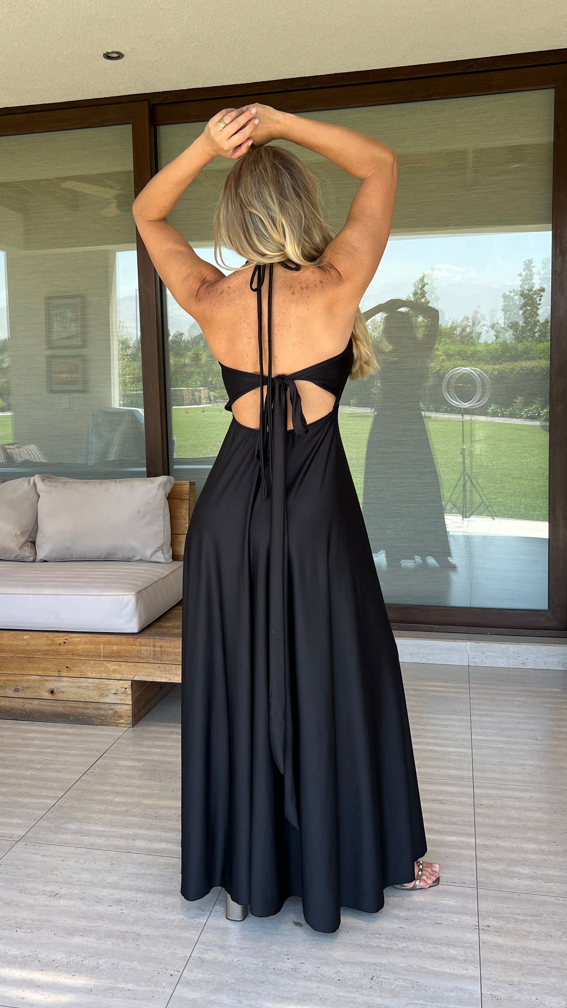 Vestido halter con amarre negro| vestido largo de fiesta Amoramar.cl