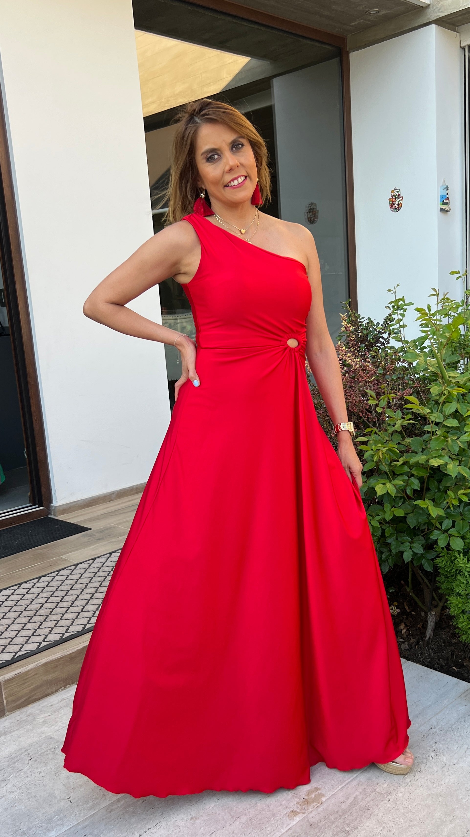 Vestido Isidora rojo| vestido largo mujer asimétrico rojo| AmorAmar.cl