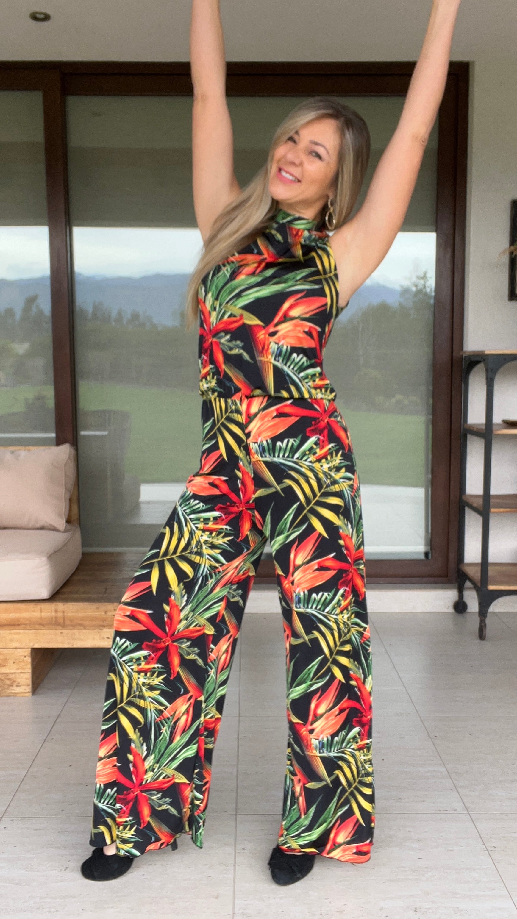 Enterito Halter Negro Flores Naranja