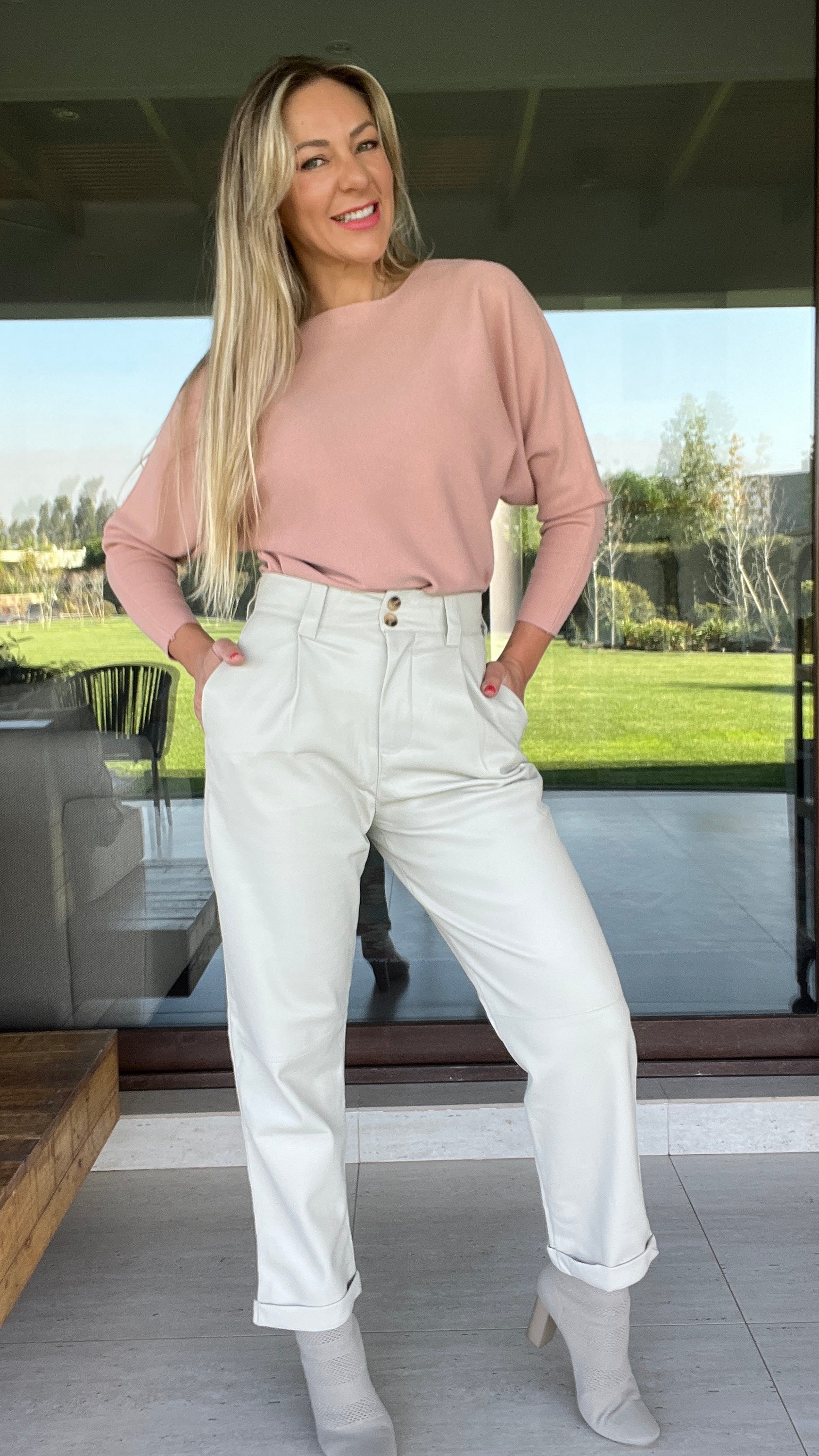 Pantalón Ecocuero Crudo | Pantalón Tiro Alto y Bolsillos | Amoramar.cl