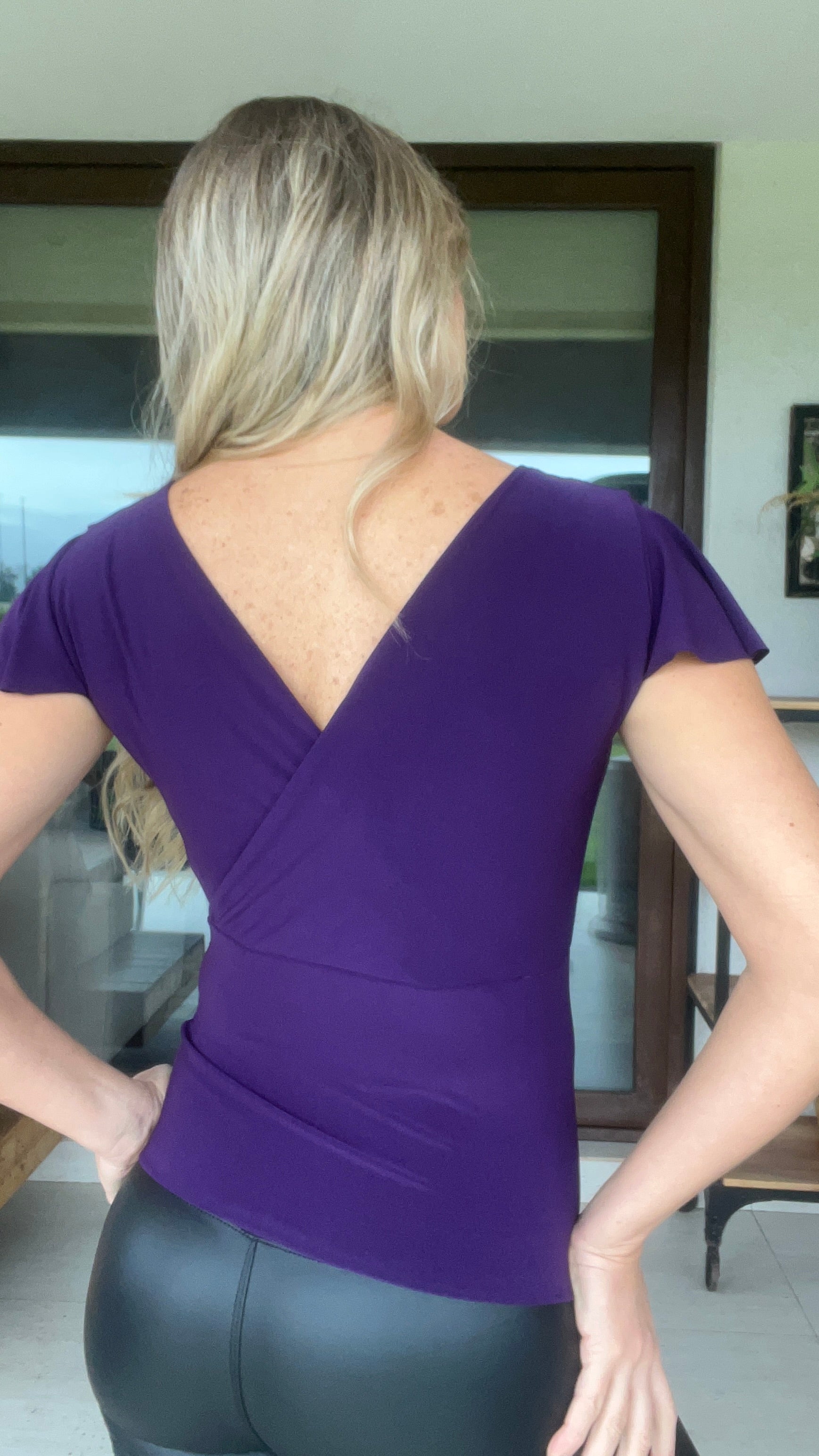 Top Mediano Doble Postura Morado