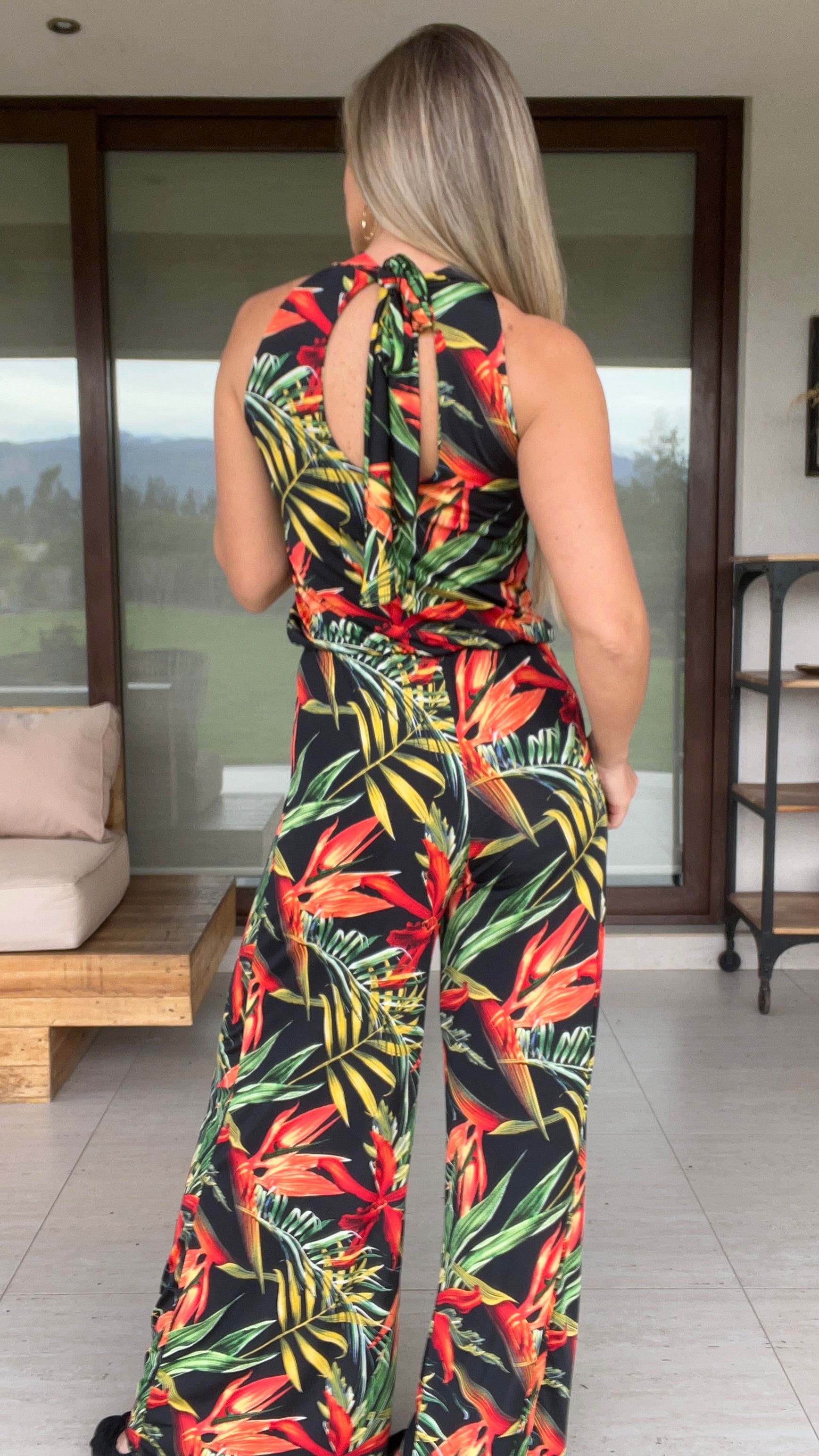 Enterito Halter Negro Flores Naranja